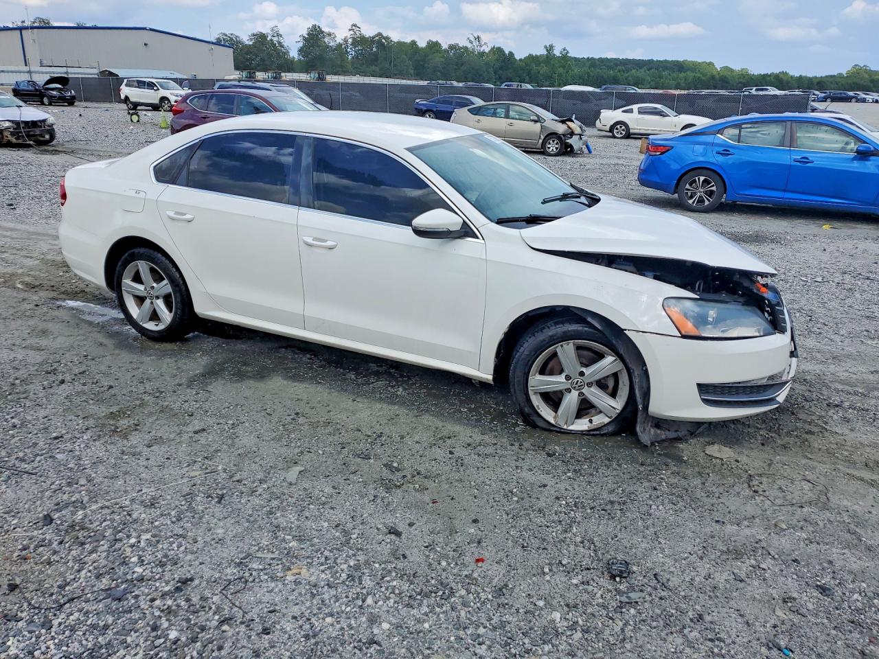 2012 Volkswagen Passat Se Белый vin: 1VWBH7A32CC060672
