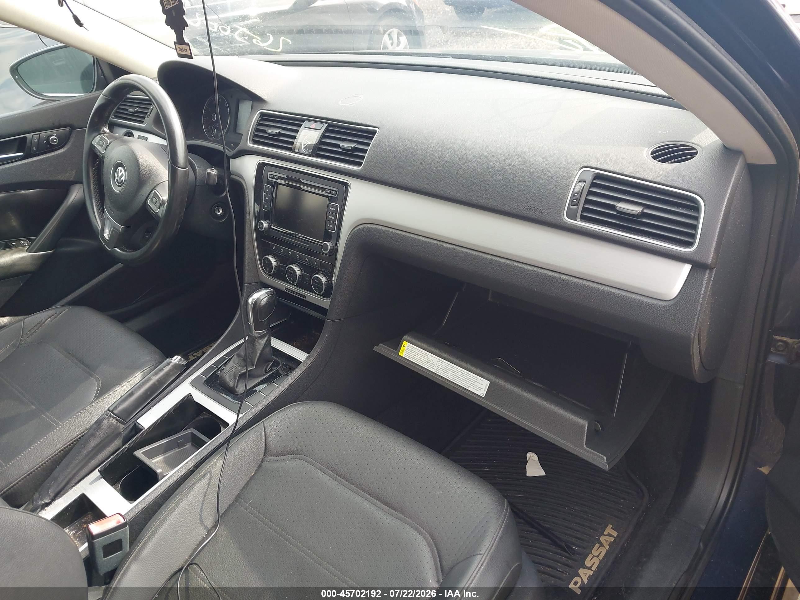 2012 Volkswagen Passat 2.5l Se Blue vin: 1VWBH7A32CC068724