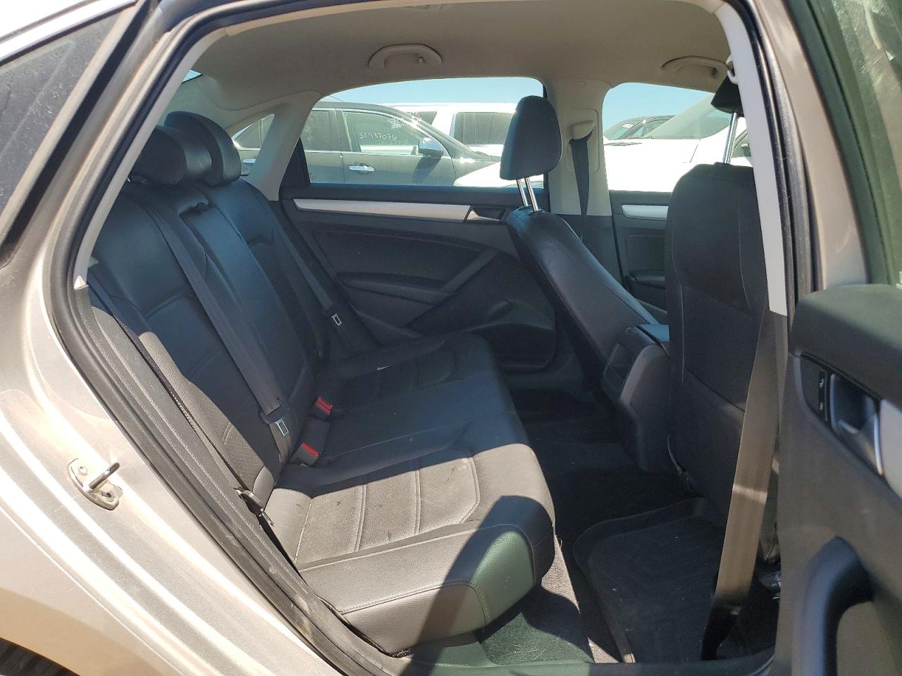 2012 Volkswagen Passat Se Серебряный vin: 1VWBH7A32CC110972