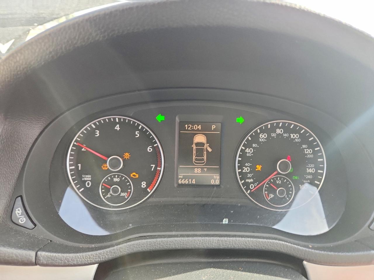 2013 Volkswagen Passat Se Black vin: 1VWBH7A32DC025227