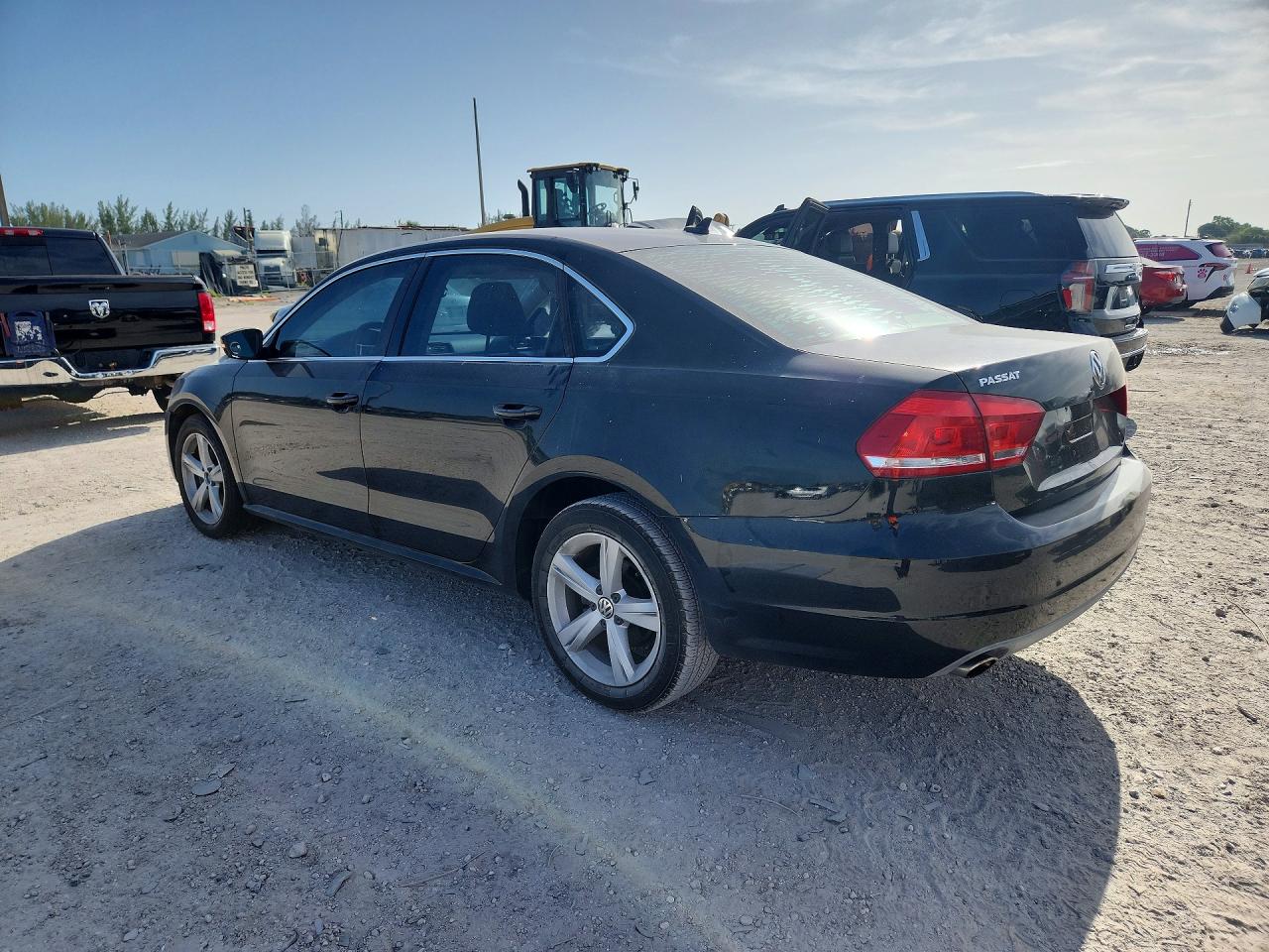 2013 Volkswagen Passat Se Black vin: 1VWBH7A32DC025227