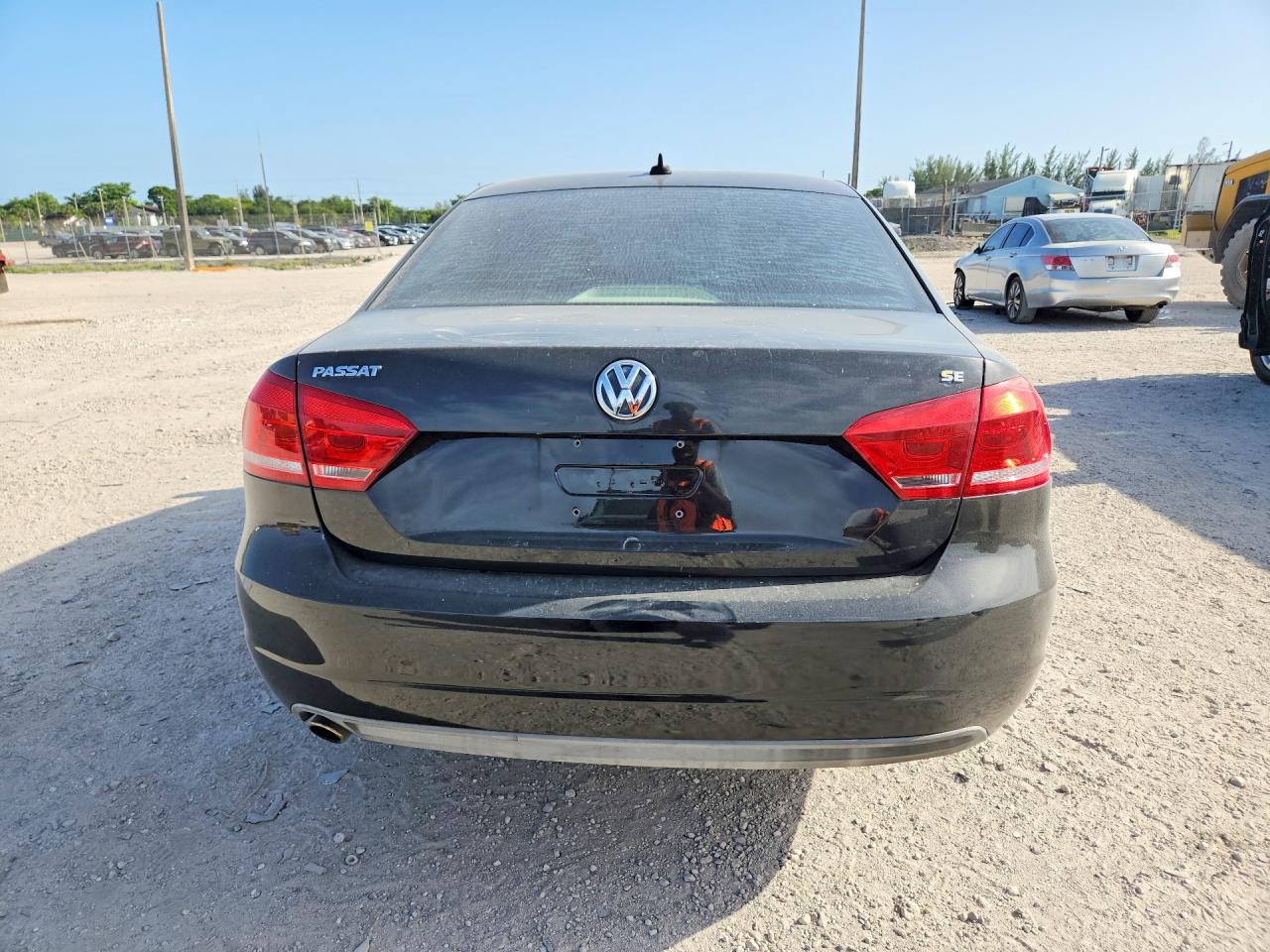 2013 Volkswagen Passat Se Black vin: 1VWBH7A32DC025227