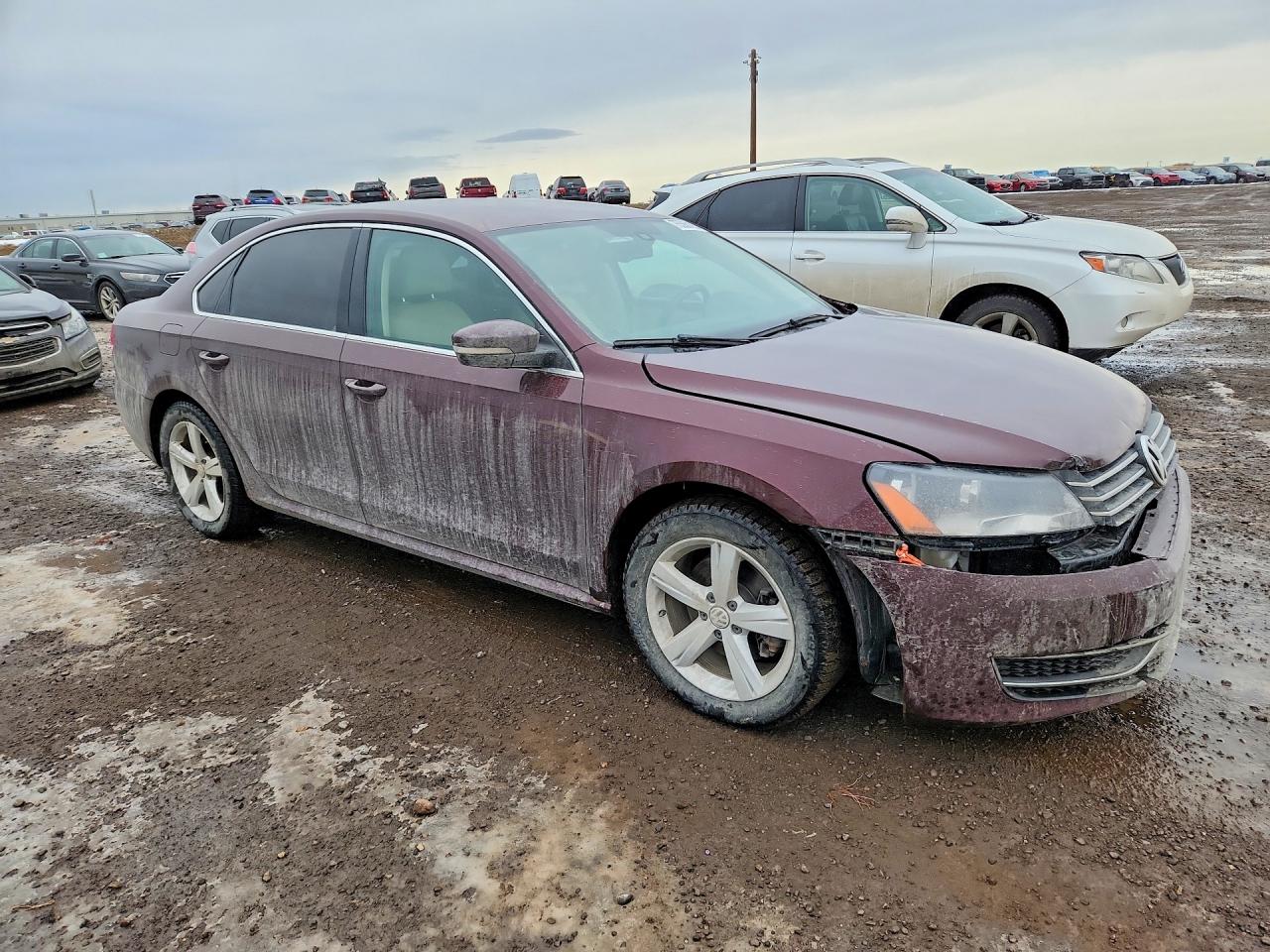 2013 Volkswagen Passat Se Maroon vin: 1VWBH7A32DC027074