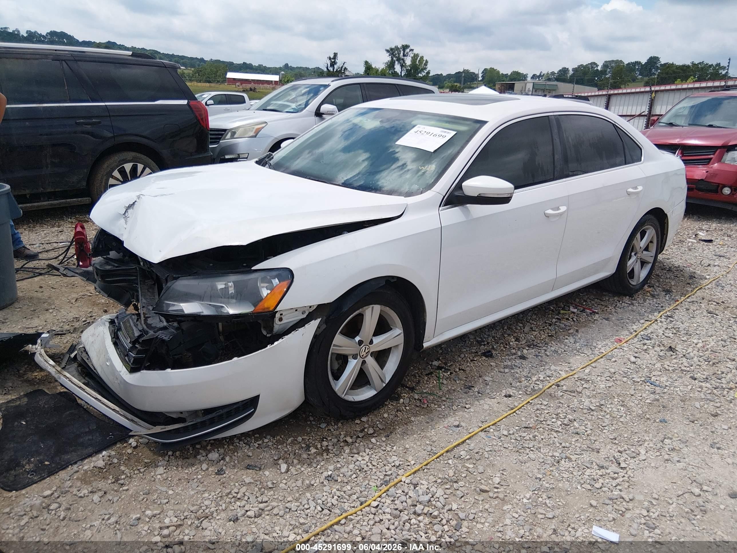2013 Volkswagen Passat 2.5l Se White vin: 1VWBH7A32DC107104