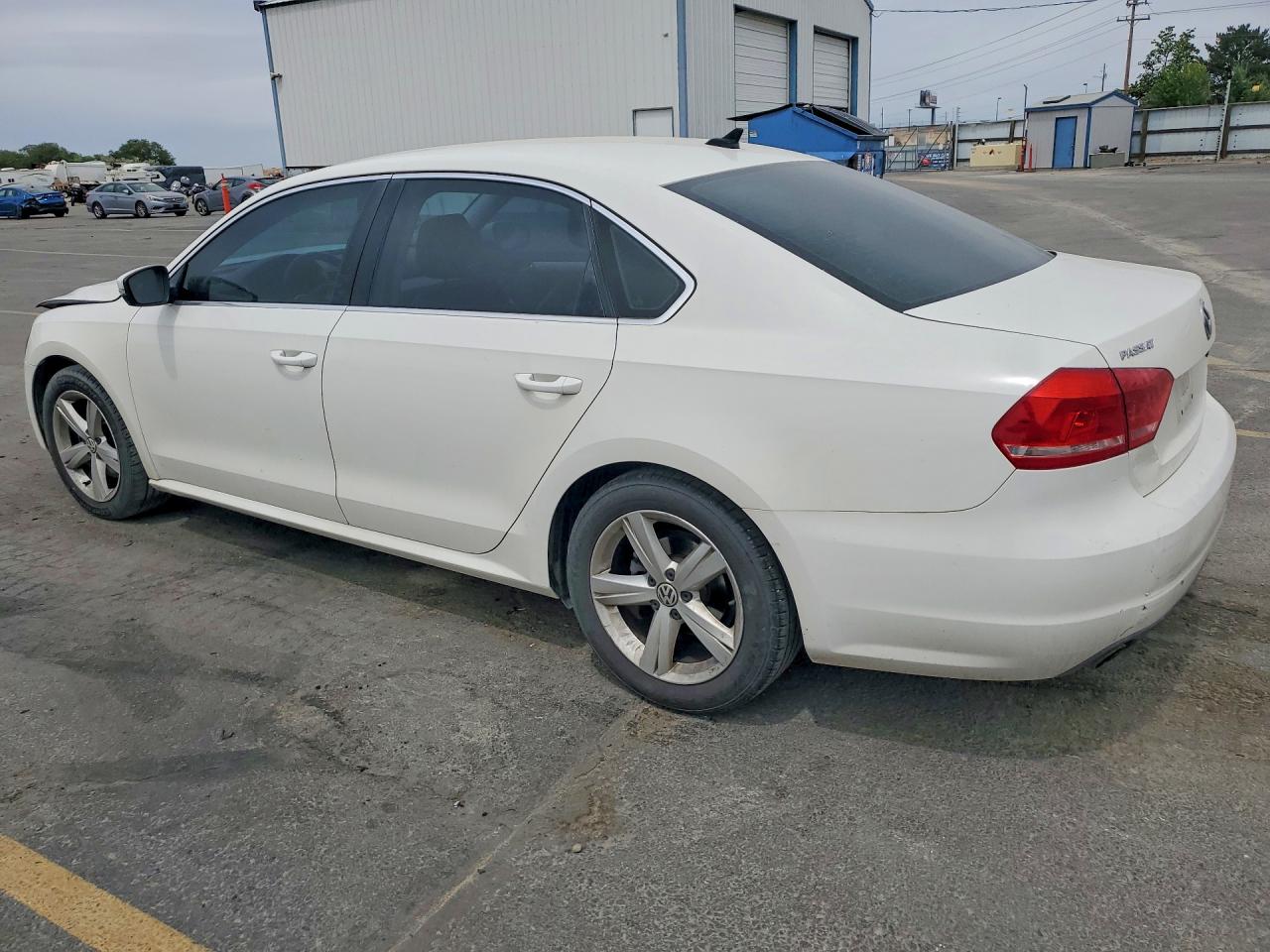 2013 Volkswagen Passat Se White vin: 1VWBH7A32DC134156