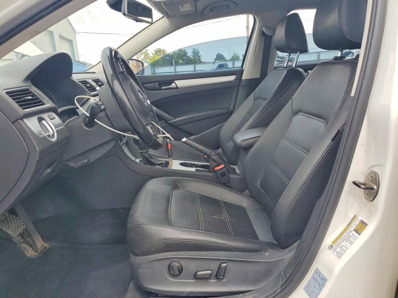 2013 Volkswagen Passat Se White vin: 1VWBH7A32DC134156