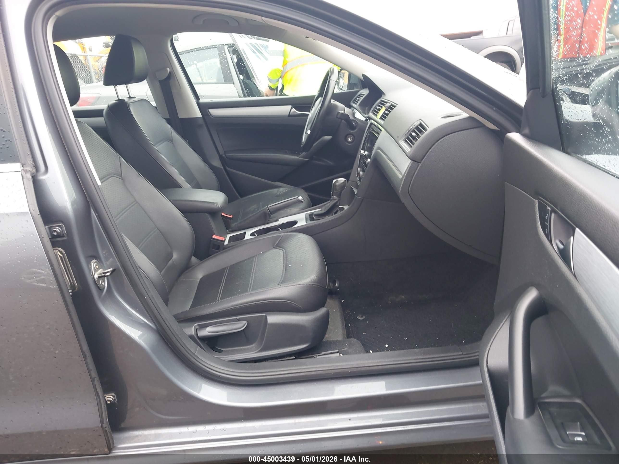 2013 Volkswagen Passat 2.5l Se Gray vin: 1VWBH7A32DC148686