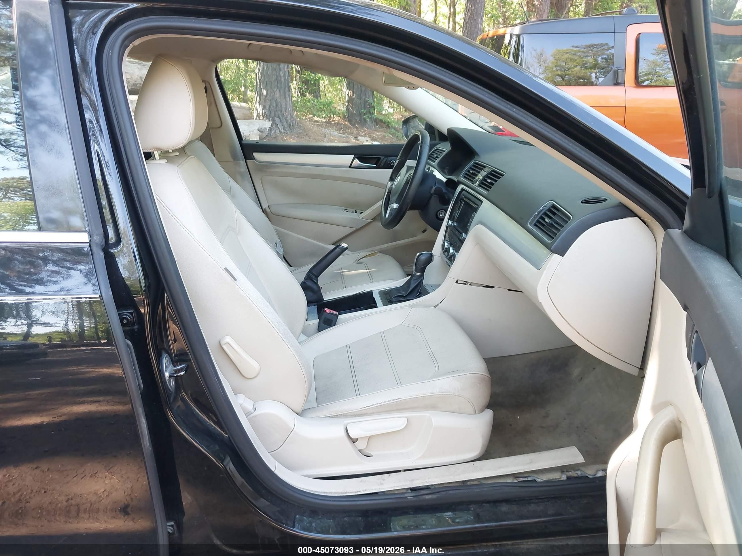 2012 Volkswagen Passat 2.5l Se Black vin: 1VWBH7A33CC019175