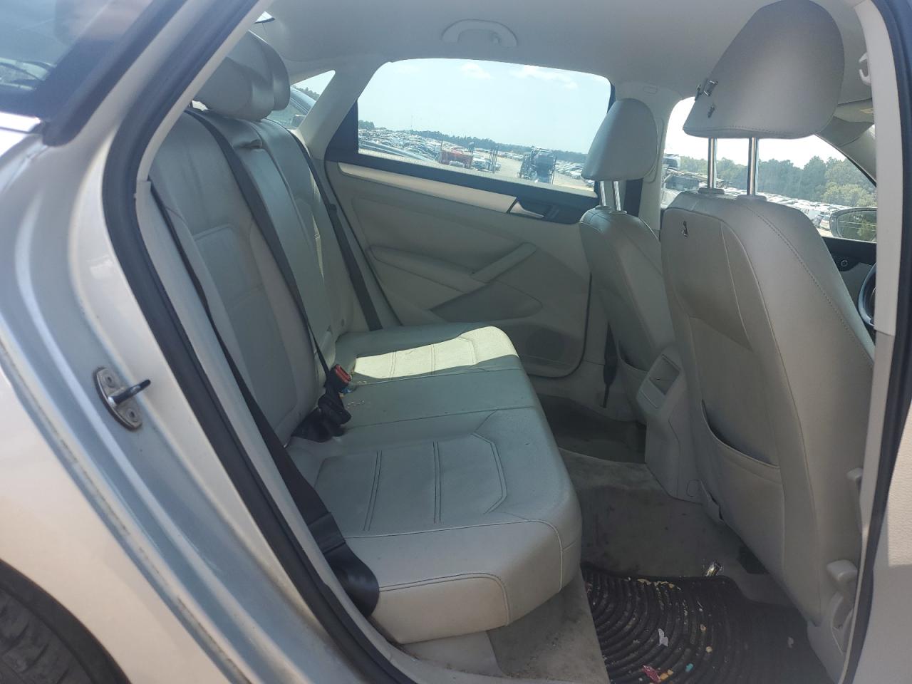 2012 Volkswagen Passat Se Silver vin: 1VWBH7A33CC043718