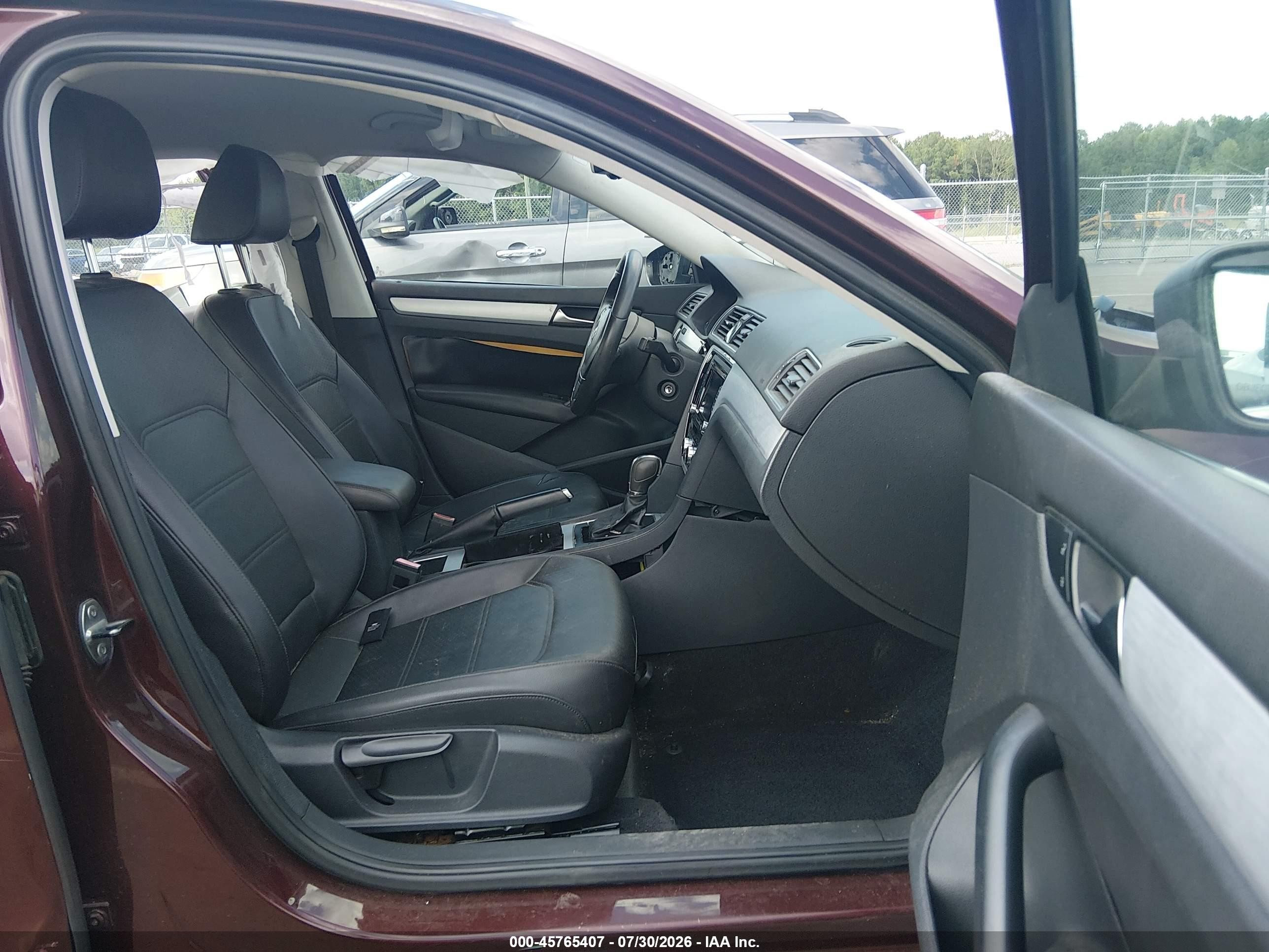 2012 Volkswagen Passat 2.5l Se Burgundy vin: 1VWBH7A33CC092546