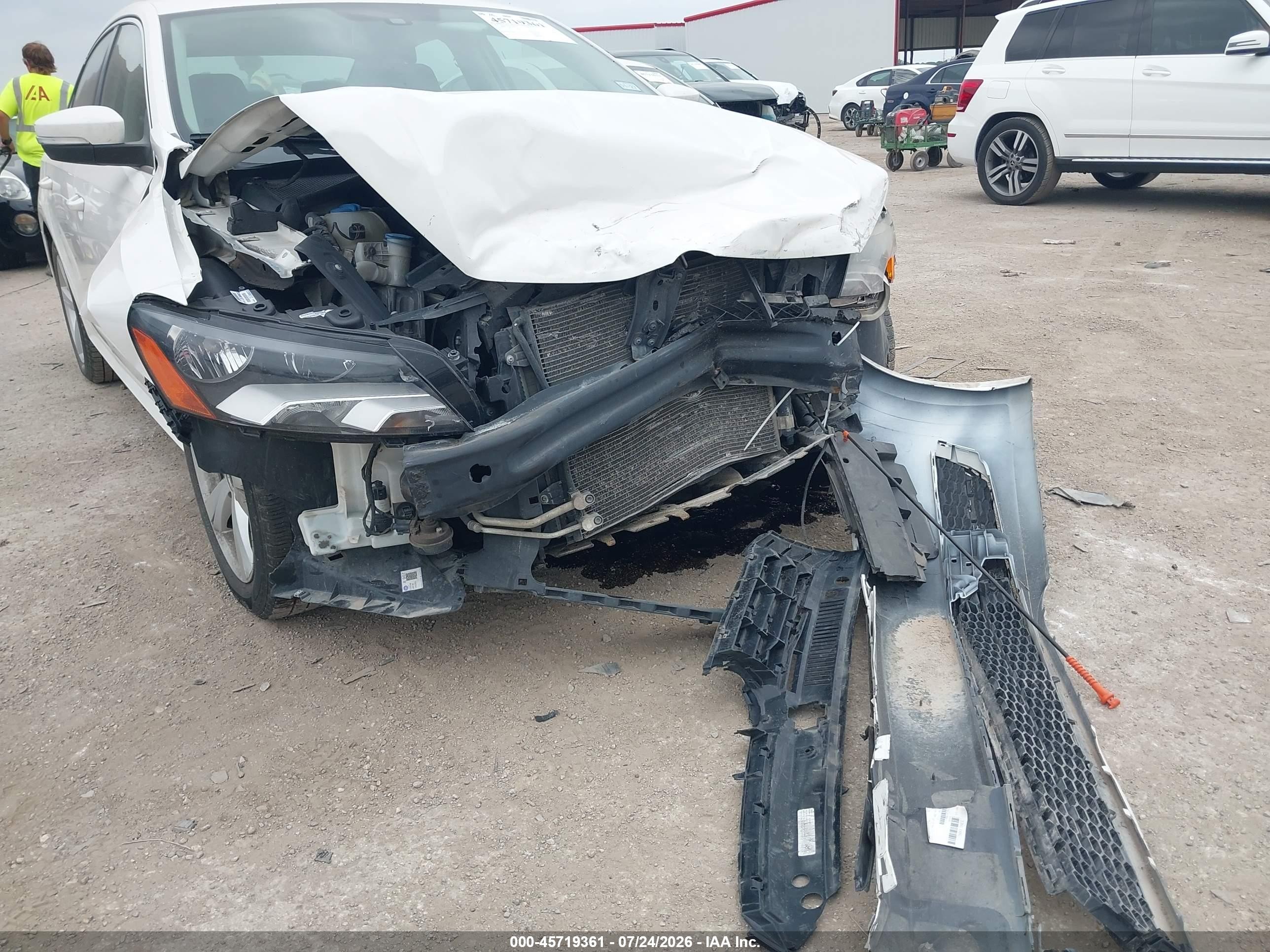 2013 Volkswagen Passat 2.5l Se White vin: 1VWBH7A33DC003527
