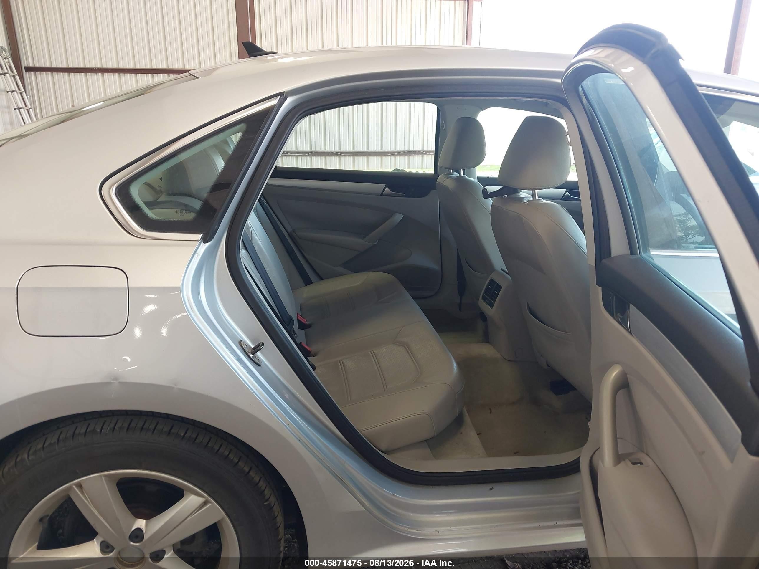 2013 Volkswagen Passat 2.5l Se Silver vin: 1VWBH7A33DC087364