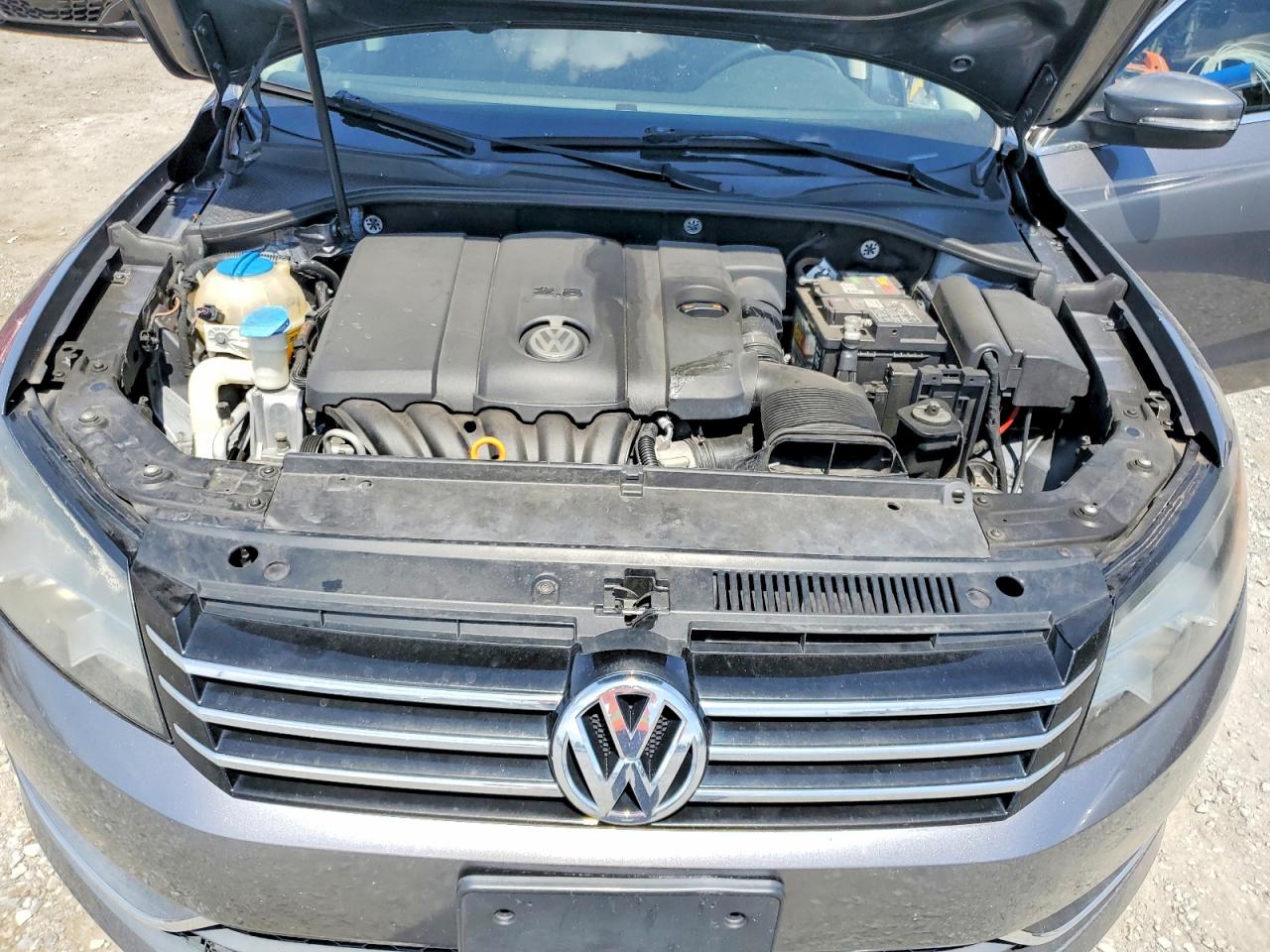 2013 Volkswagen Passat Se Gray vin: 1VWBH7A33DC129189