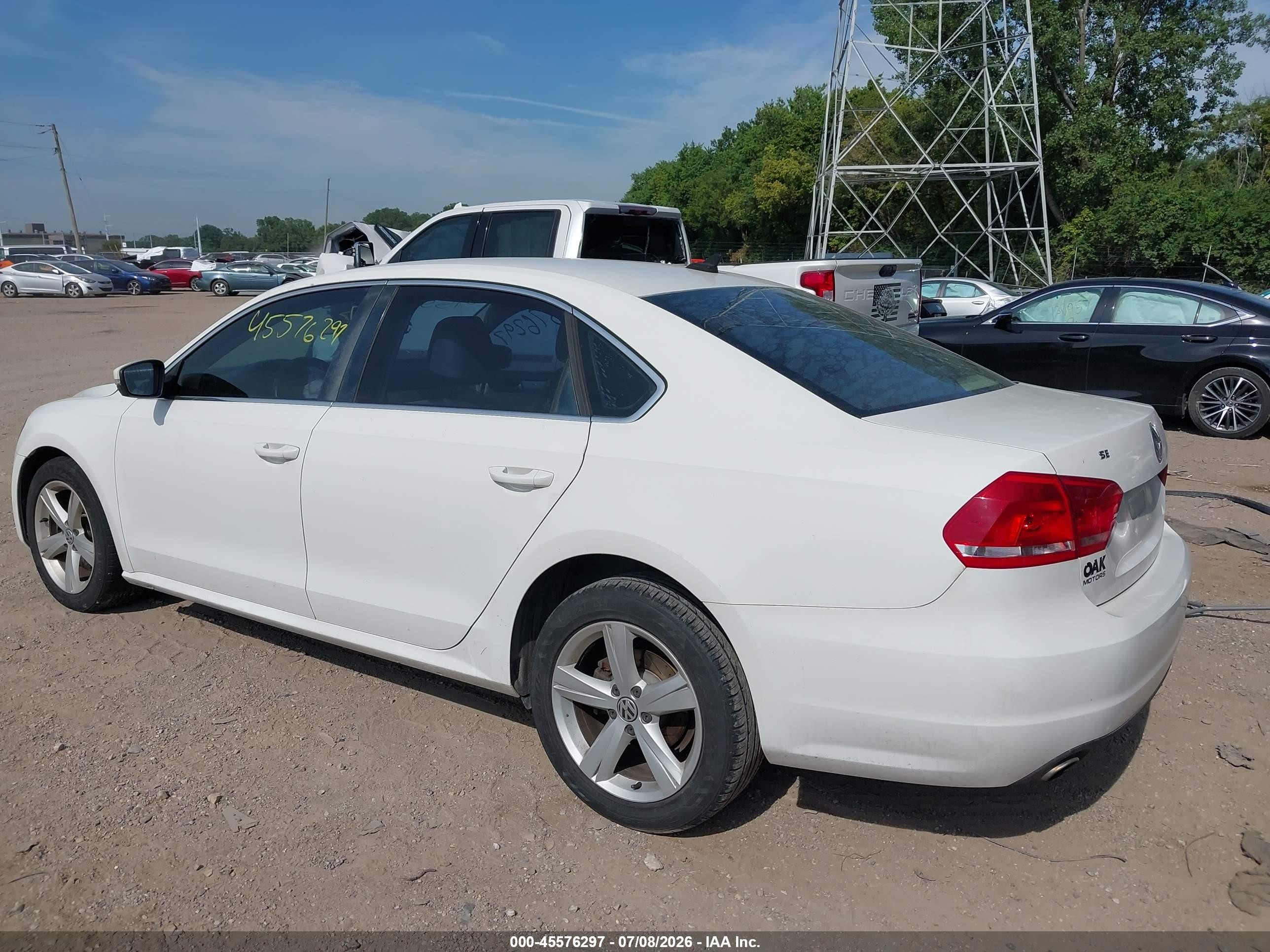 2013 Volkswagen Passat 2.5l Se White vin: 1VWBH7A34DC071075