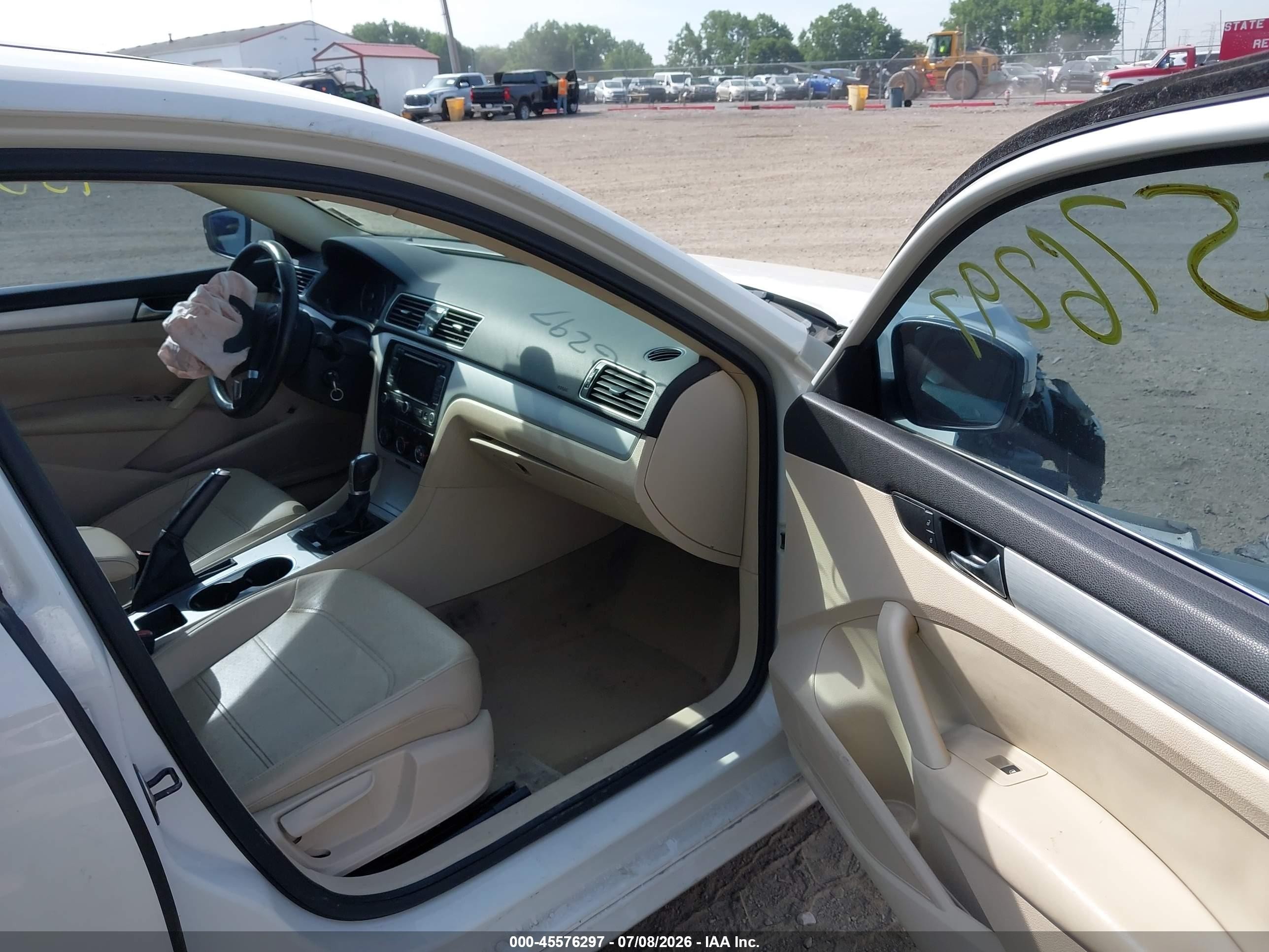 2013 Volkswagen Passat 2.5l Se White vin: 1VWBH7A34DC071075