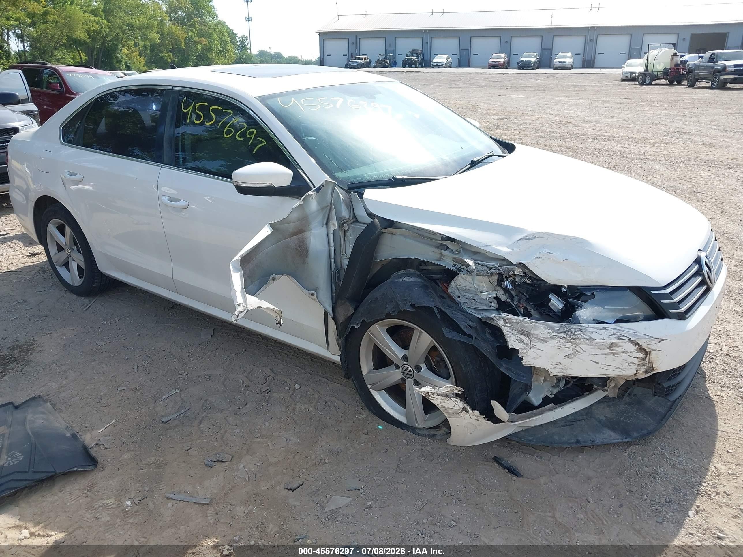 2013 Volkswagen Passat 2.5l Se White vin: 1VWBH7A34DC071075