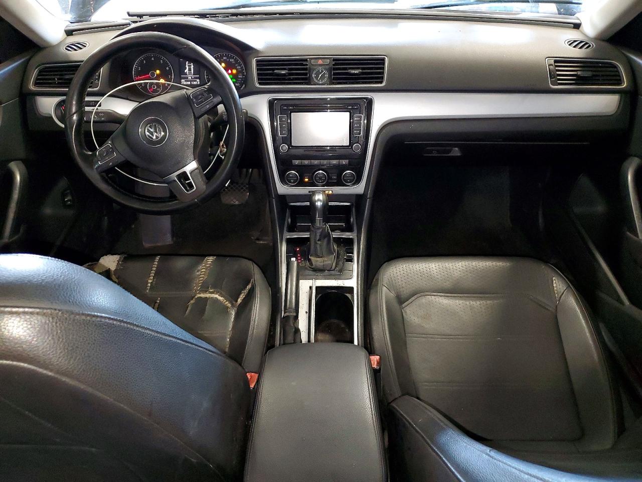 2012 Volkswagen Passat Se Black vin: 1VWBH7A35CC008582