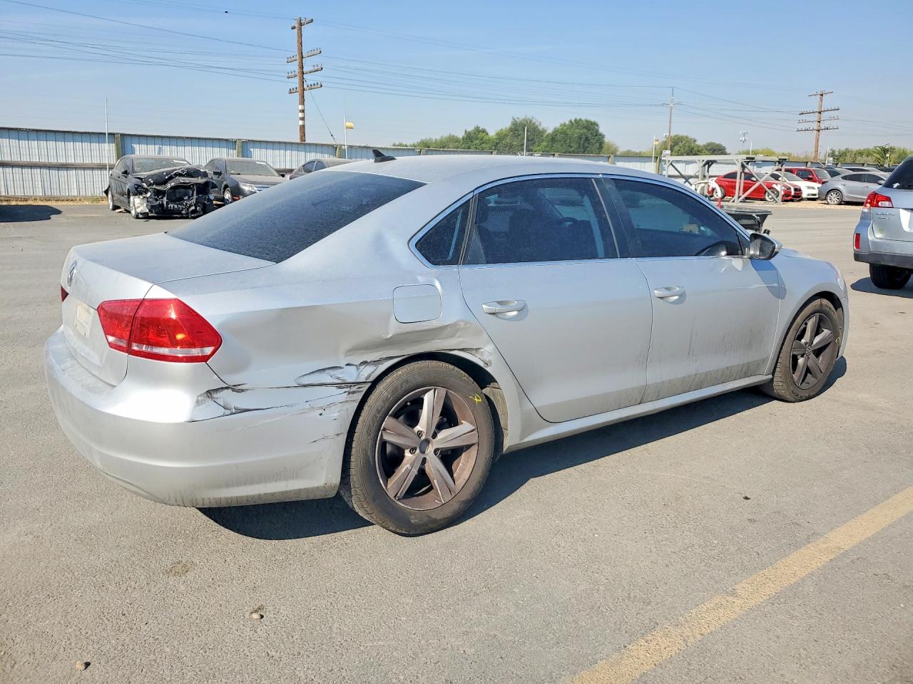 2012 Volkswagen Passat Se Серебряный vin: 1VWBH7A35CC026208