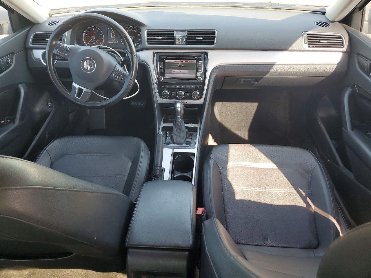 2012 Volkswagen Passat Se Серебряный vin: 1VWBH7A35CC026208
