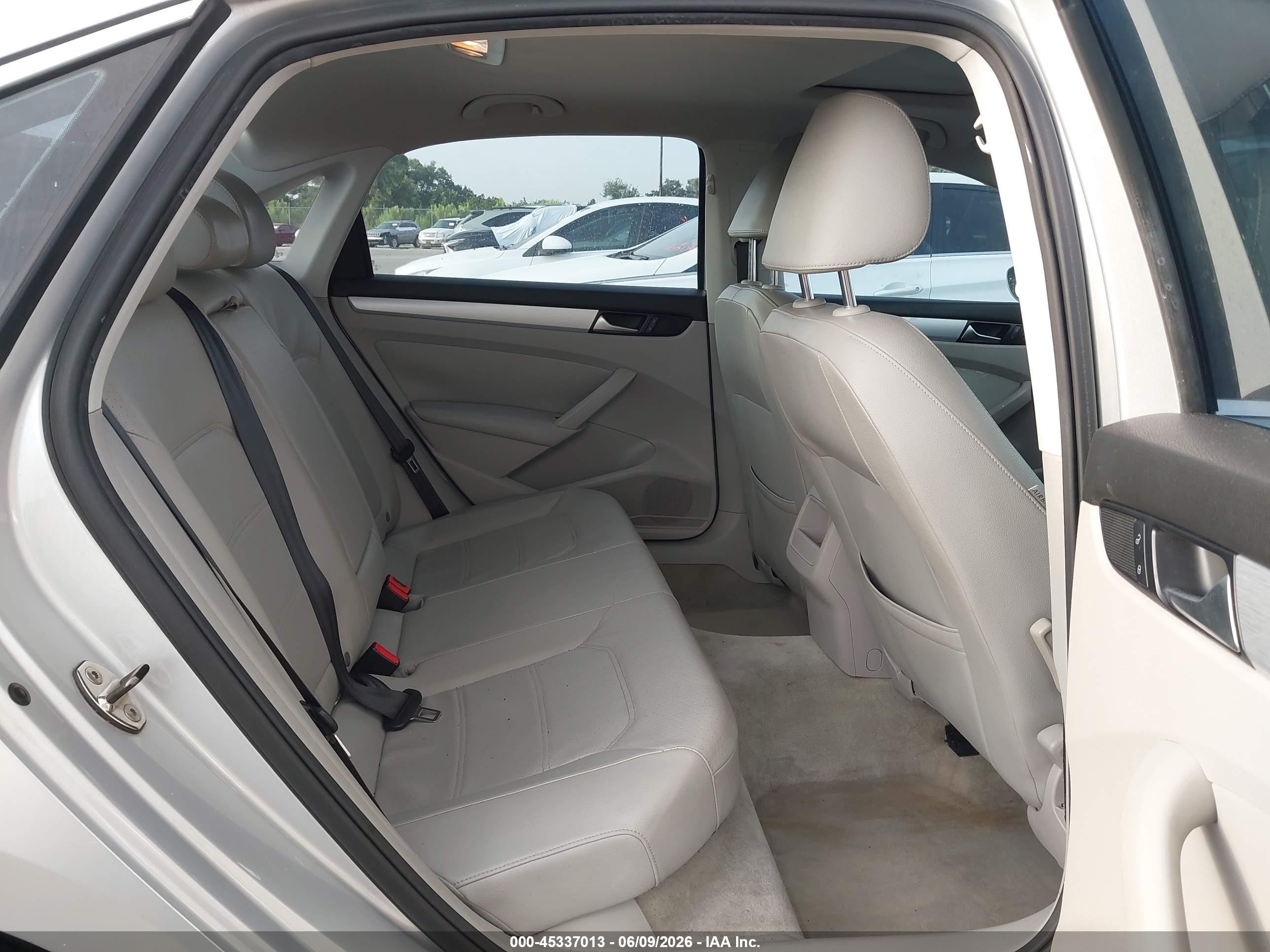 2012 Volkswagen Passat 2.5l Se Silver vin: 1VWBH7A35CC096629