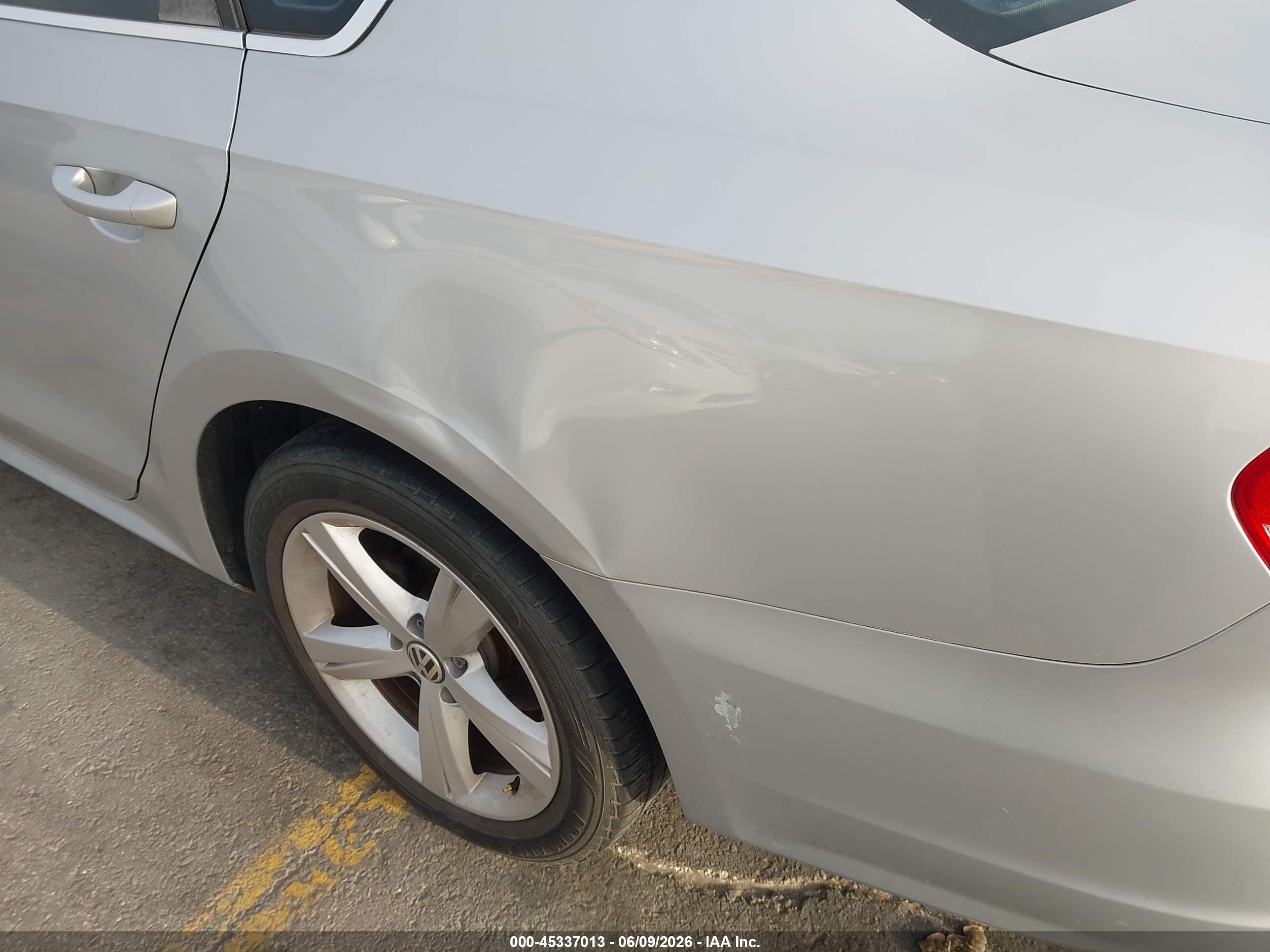 2012 Volkswagen Passat 2.5l Se Silver vin: 1VWBH7A35CC096629