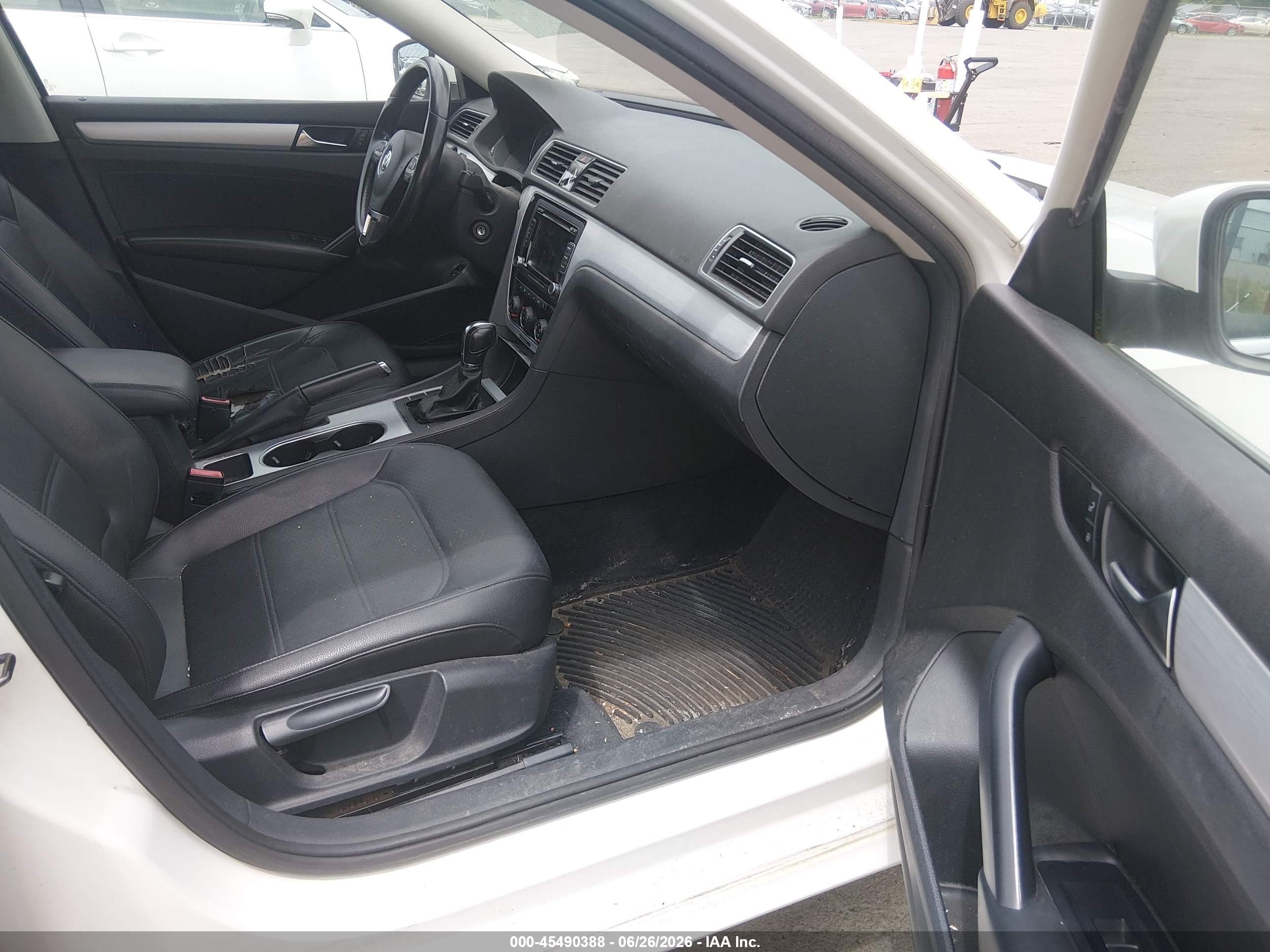 2013 Volkswagen Passat 2.5l Se White vin: 1VWBH7A35DC010060