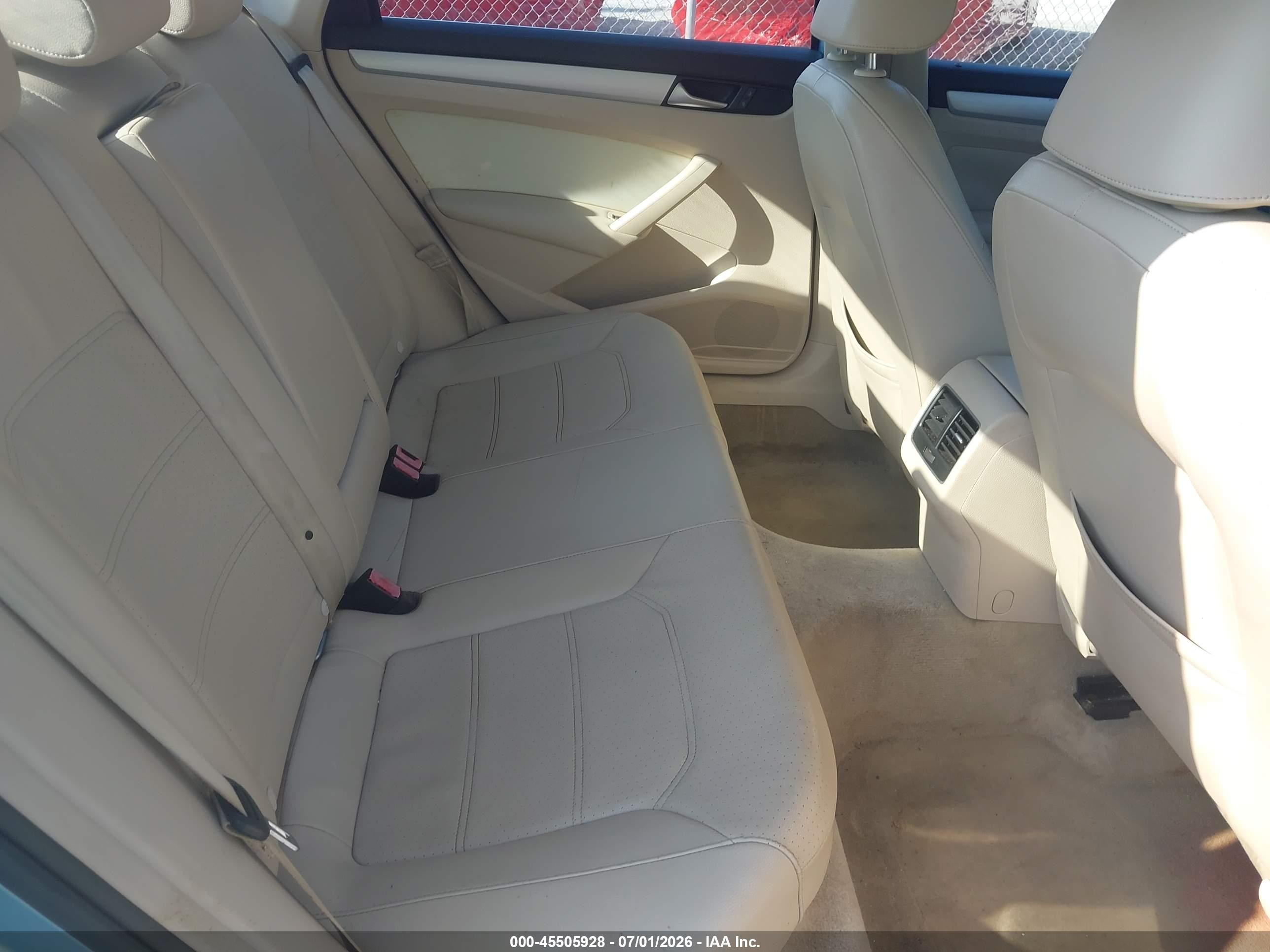 2013 Volkswagen Passat 2.5l Se Blue vin: 1VWBH7A35DC050557