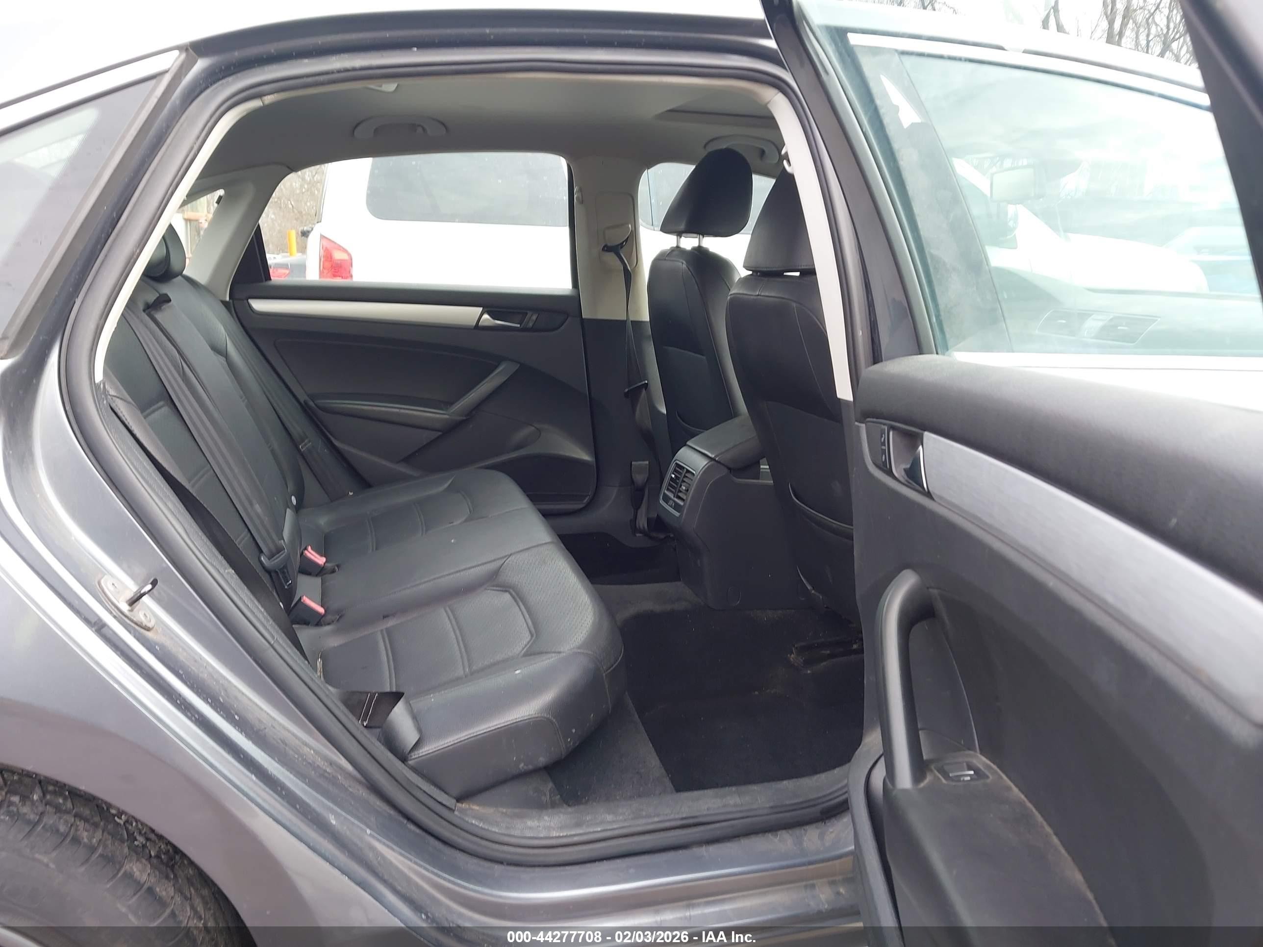 2013 Volkswagen Passat 2.5l Se Gray vin: 1VWBH7A35DC077368