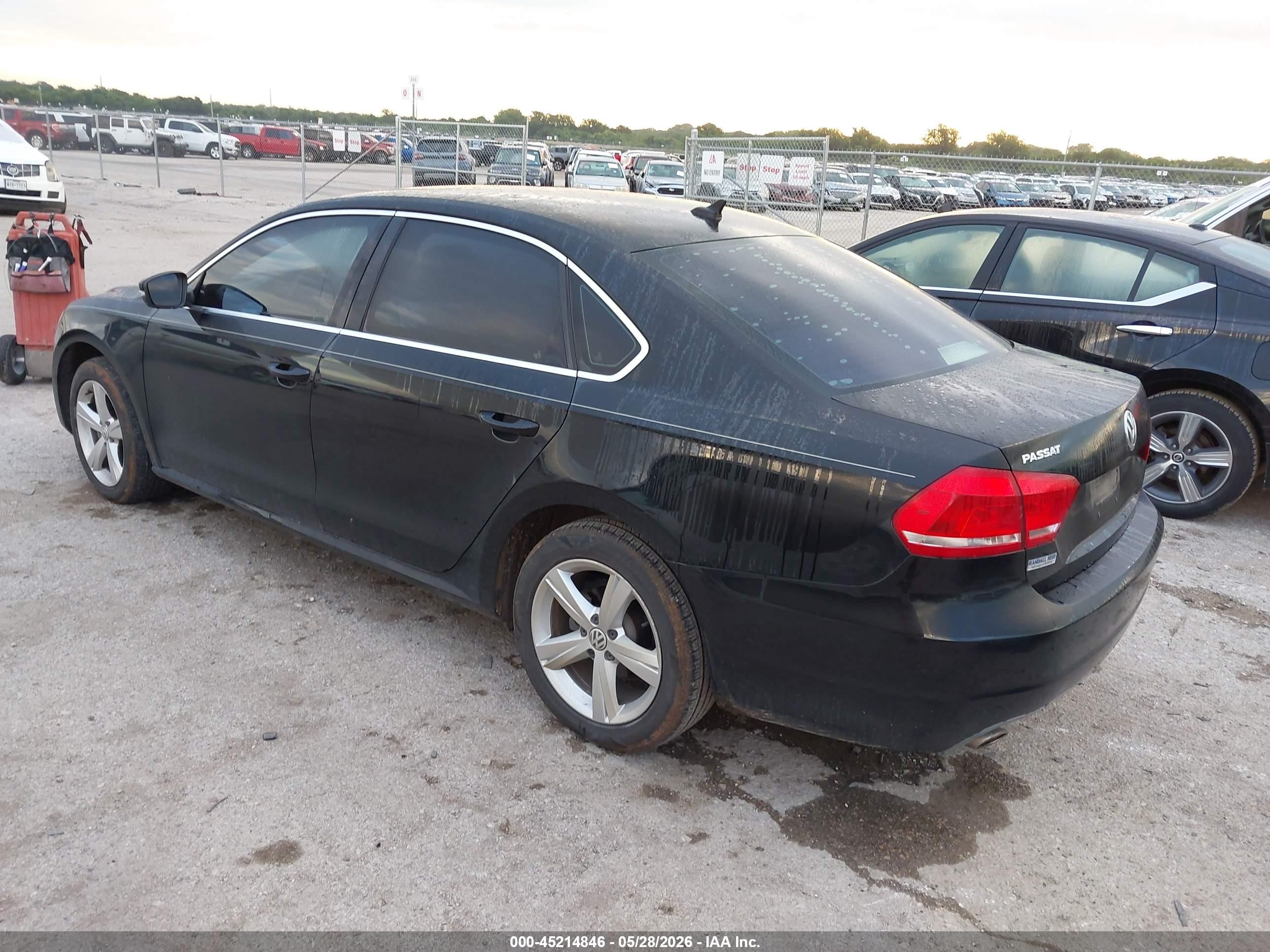 2013 Volkswagen Passat 2.5l Se Black vin: 1VWBH7A35DC078908