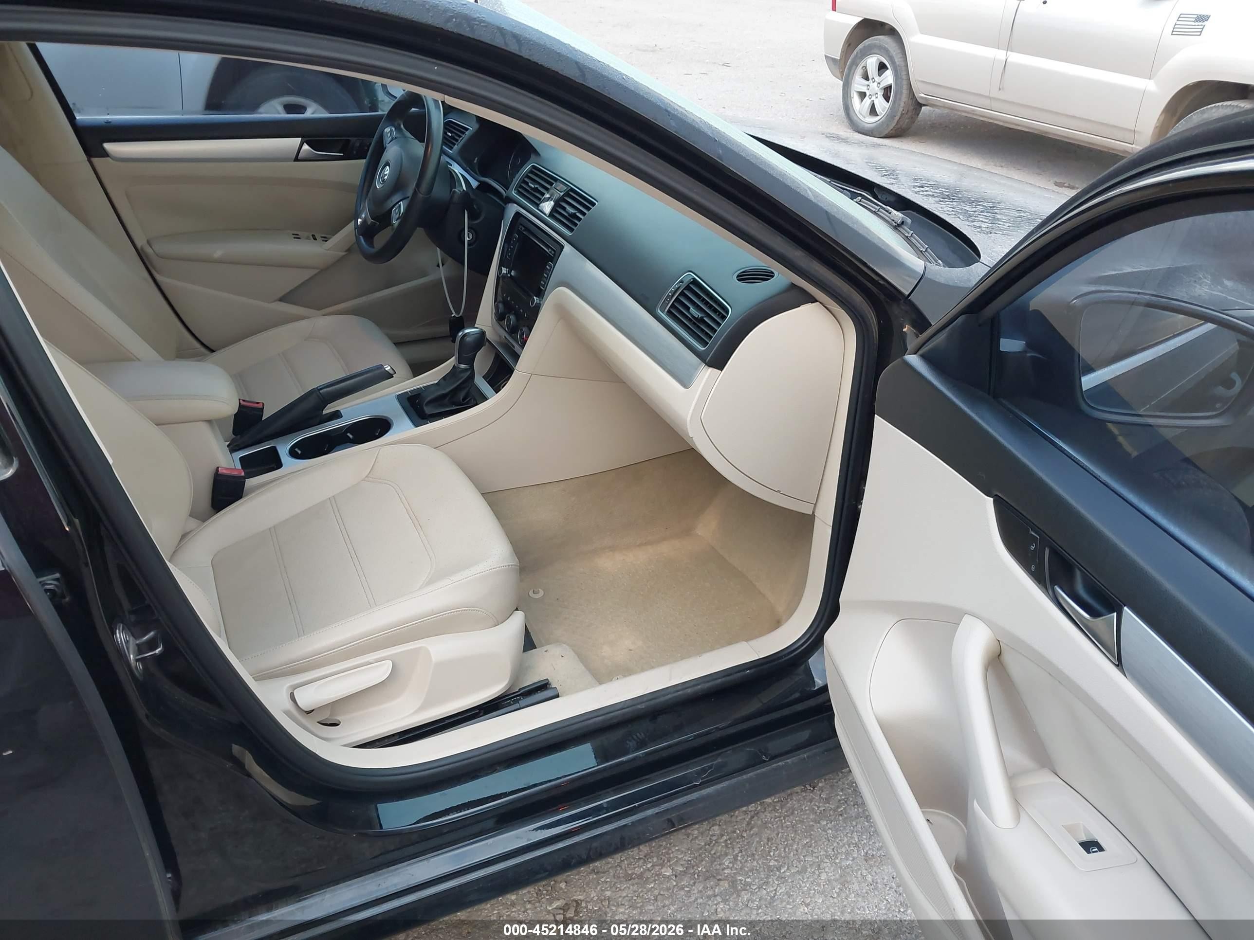 2013 Volkswagen Passat 2.5l Se Black vin: 1VWBH7A35DC078908