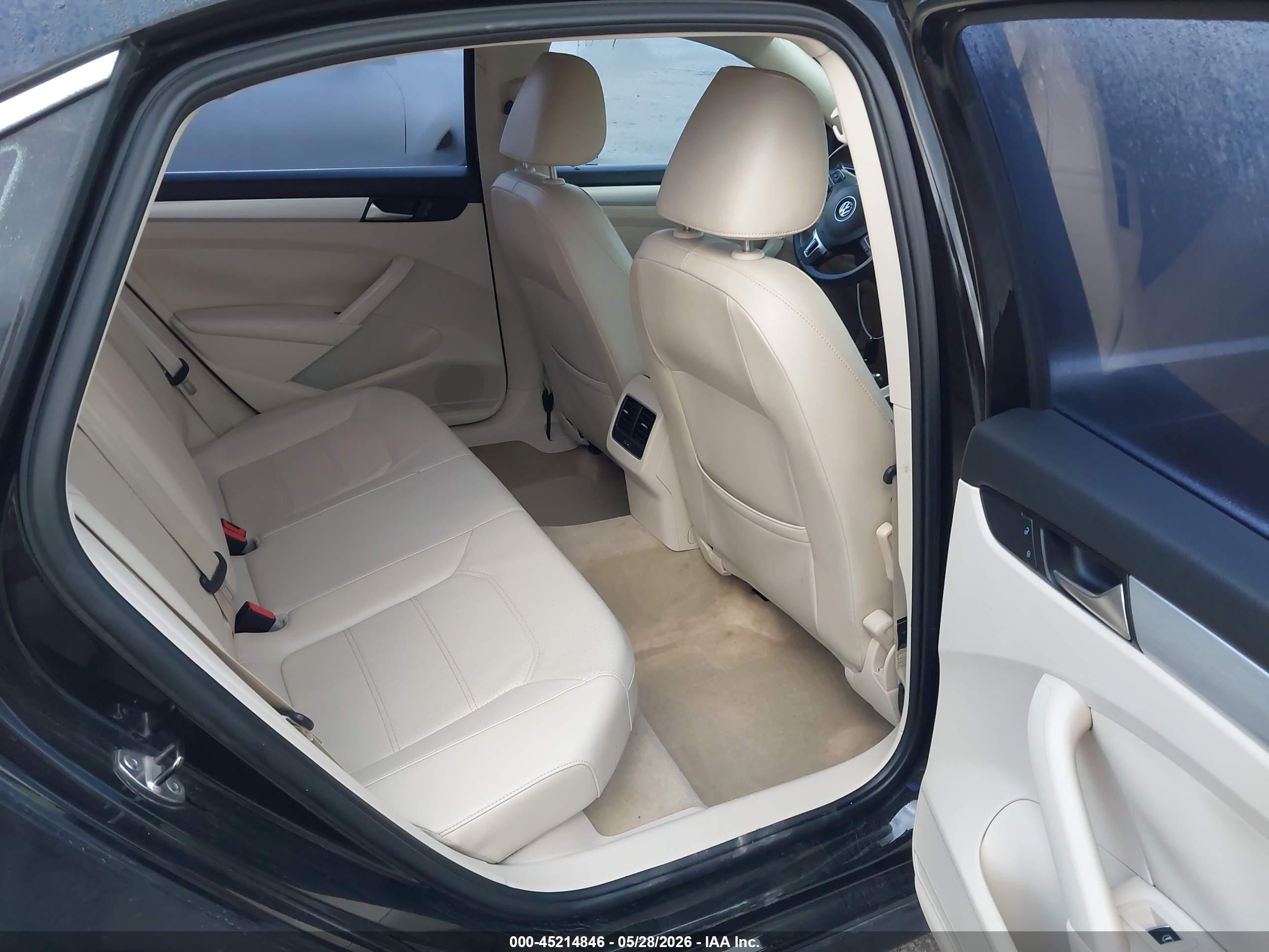 2013 Volkswagen Passat 2.5l Se Black vin: 1VWBH7A35DC078908