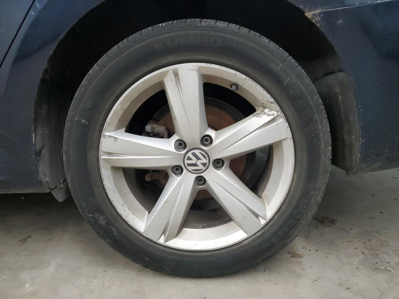 2013 Volkswagen Passat Se Blue vin: 1VWBH7A35DC086927 Damage: Left Rear Wheel, Curb Rash, > 12 Inches