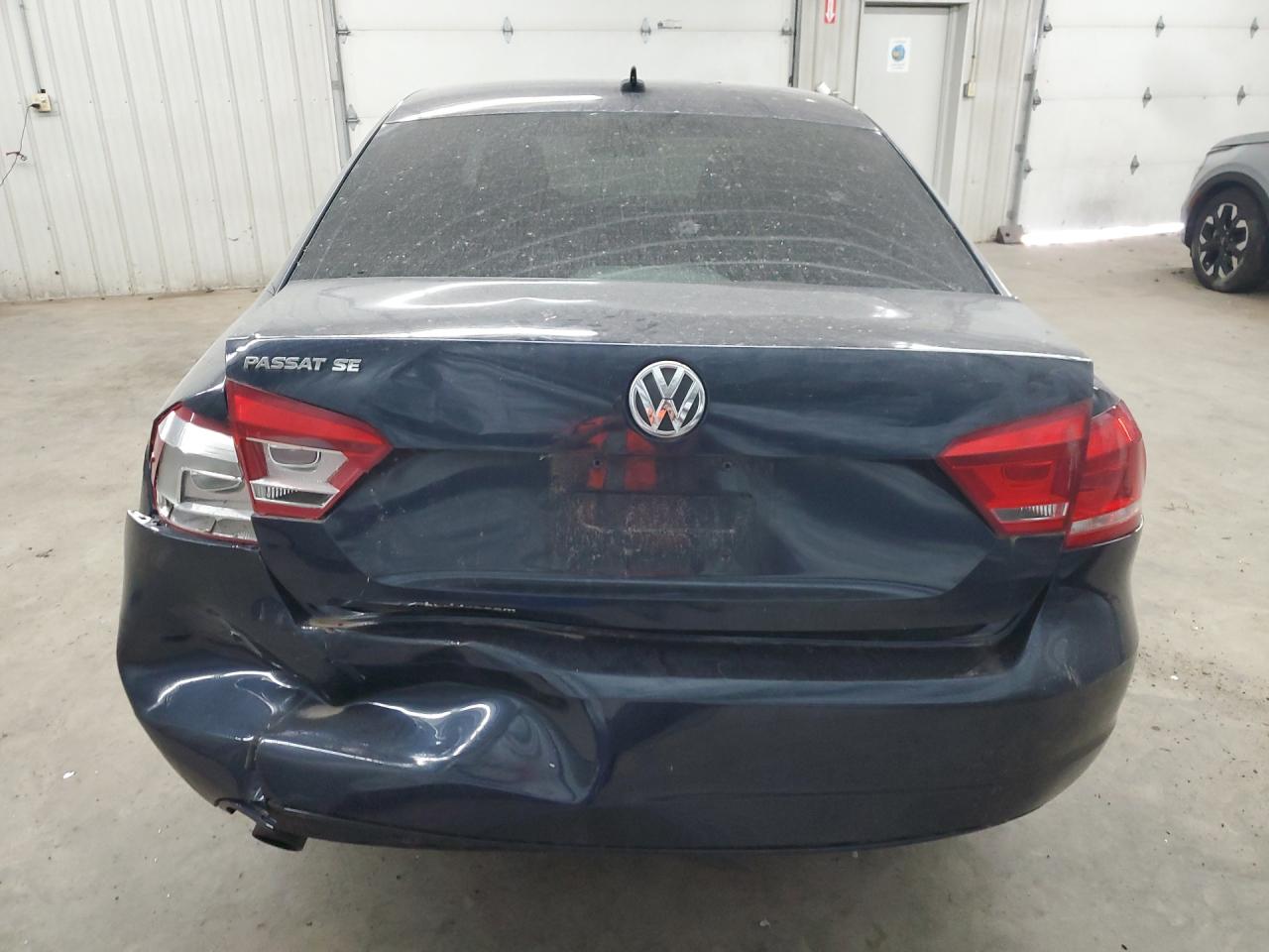 2013 Volkswagen Passat Se Blue vin: 1VWBH7A35DC086927 Damage: Deck Lid, Dent(S) W/ Paint Dmg, > 12 Inches