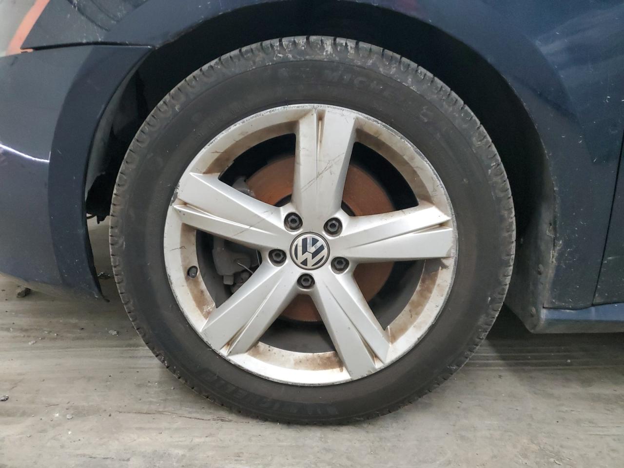 2013 Volkswagen Passat Se Blue vin: 1VWBH7A35DC086927 Damage: Left Front Wheel, Curb Rash, > 12 Inches