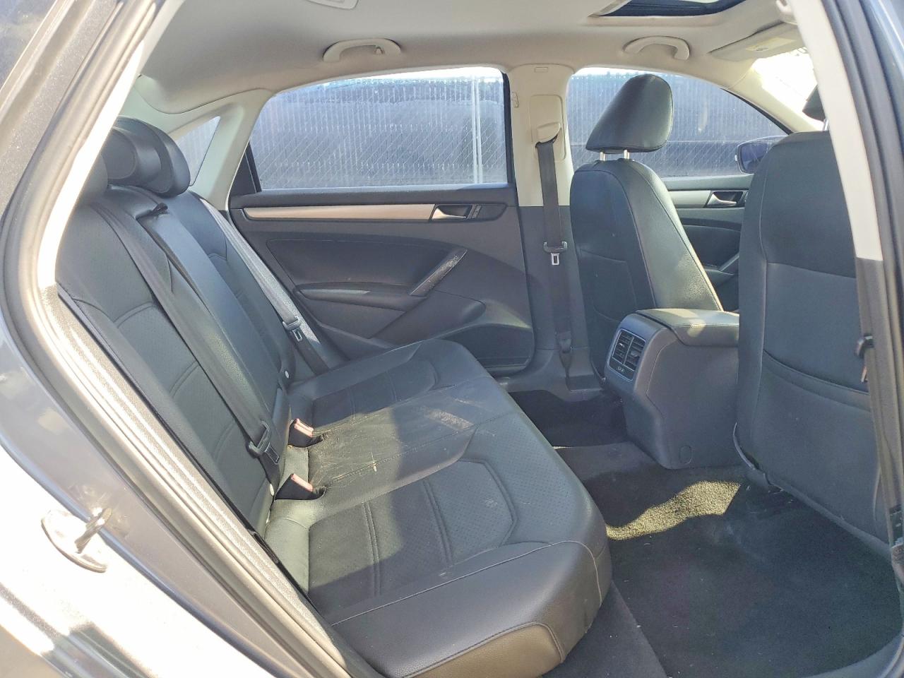 2014 Volkswagen Passat Se Gray vin: 1VWBH7A35EC014188
