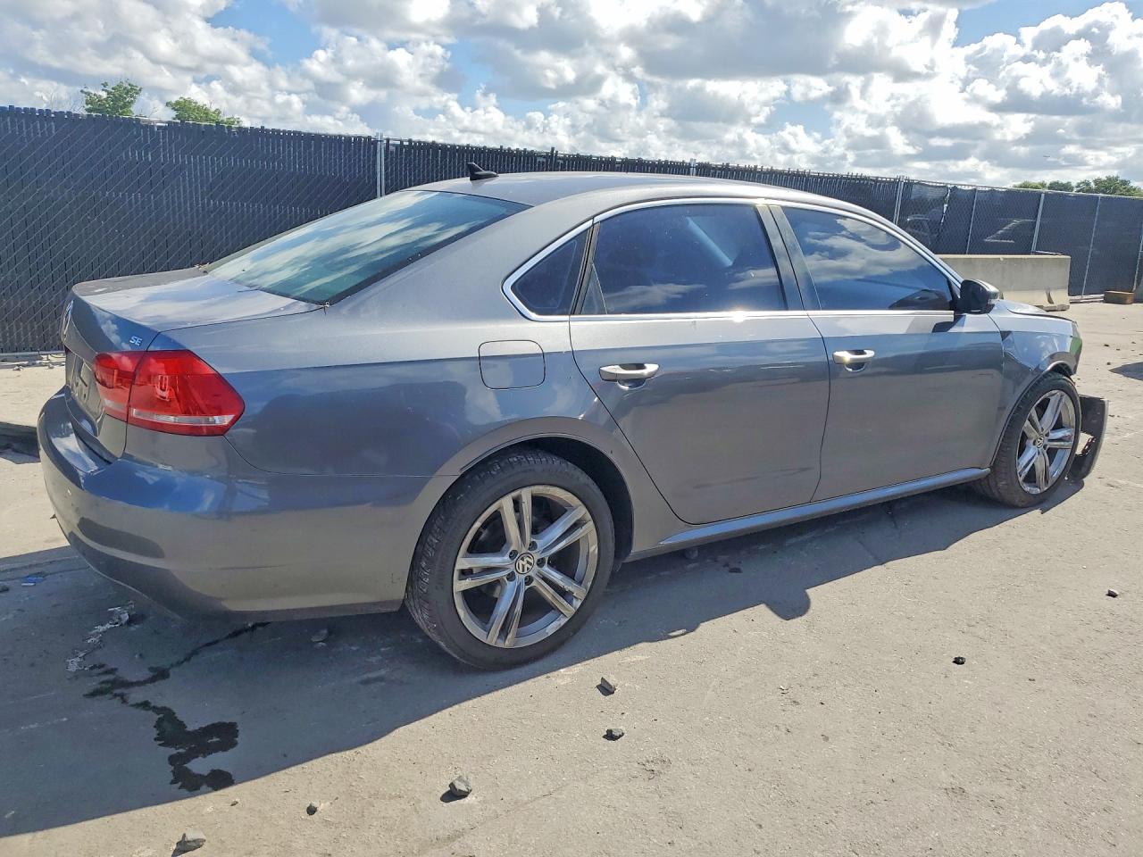 2014 Volkswagen Passat Se Gray vin: 1VWBH7A35EC014188