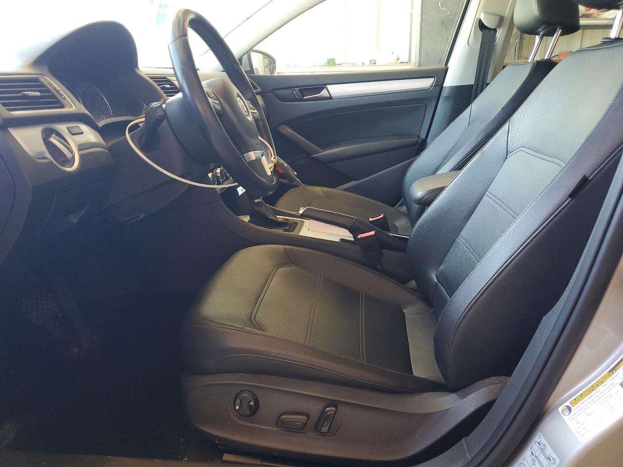 2012 Volkswagen Passat Se Silver vin: 1VWBH7A36CC049366