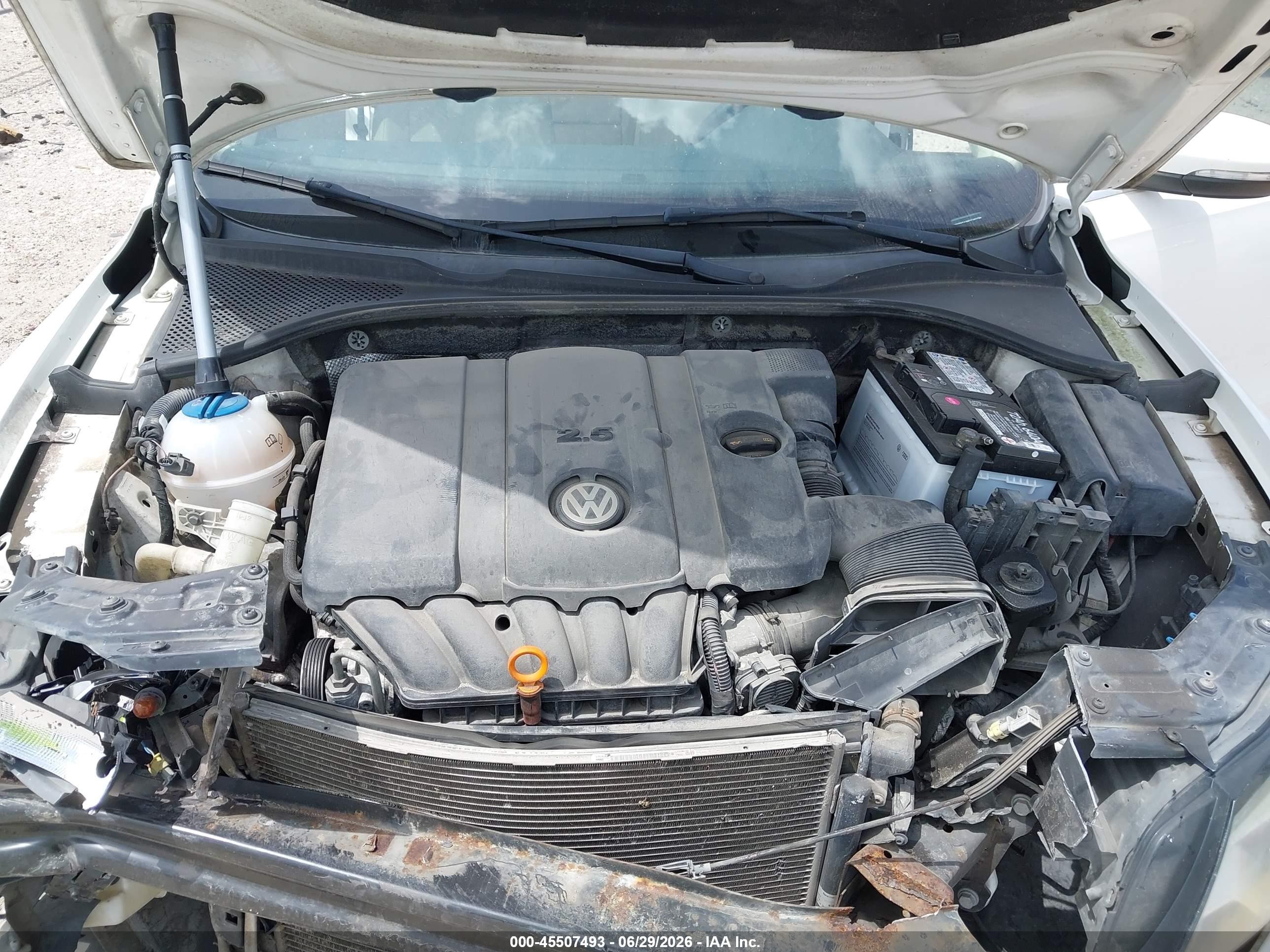 2012 Volkswagen Passat 2.5l Se Белый vin: 1VWBH7A36CC101739