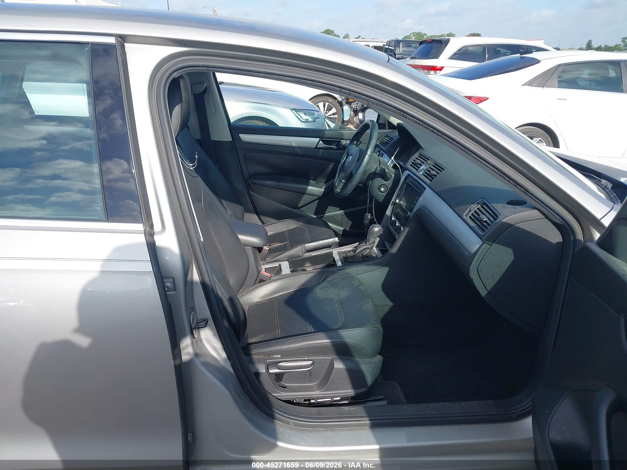 2012 Volkswagen Passat 2.5l Se Серебряный vin: 1VWBH7A36CC102874