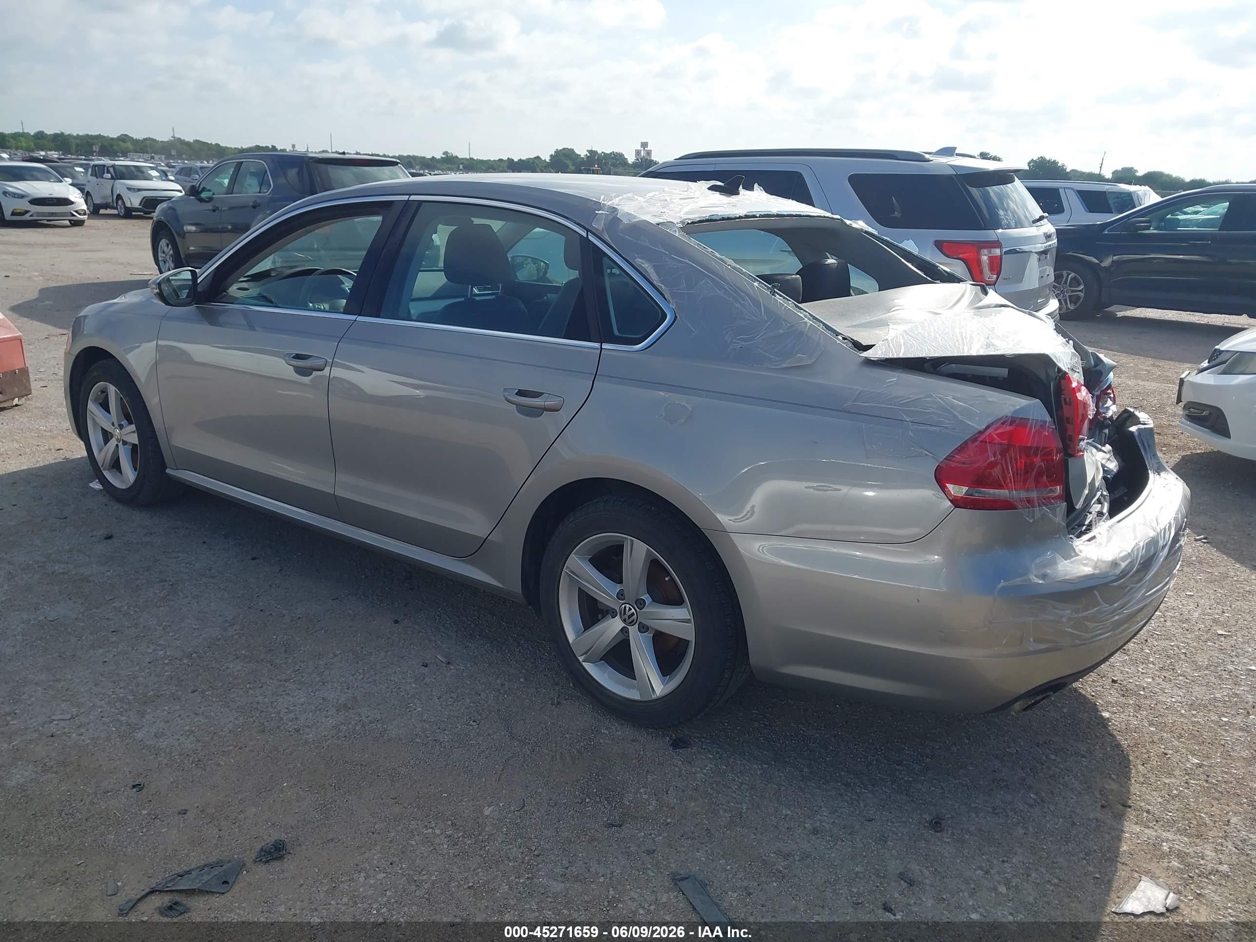 2012 Volkswagen Passat 2.5l Se Серебряный vin: 1VWBH7A36CC102874