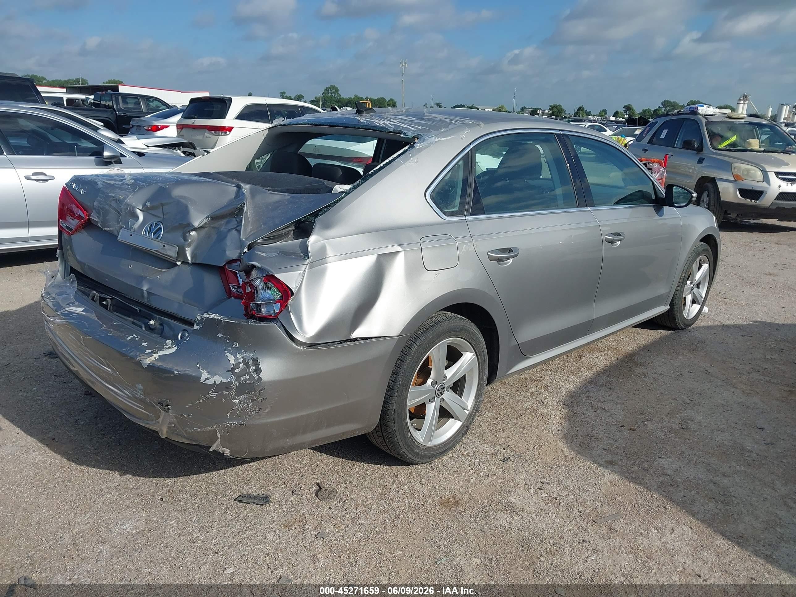 2012 Volkswagen Passat 2.5l Se Серебряный vin: 1VWBH7A36CC102874