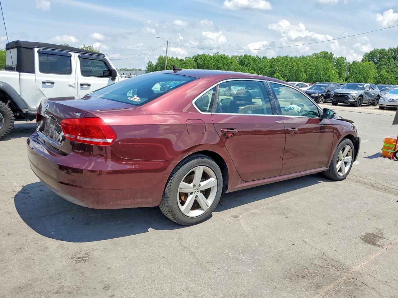 2012 Volkswagen Passat Бордовый vin: 1VWBH7A37CC021141
