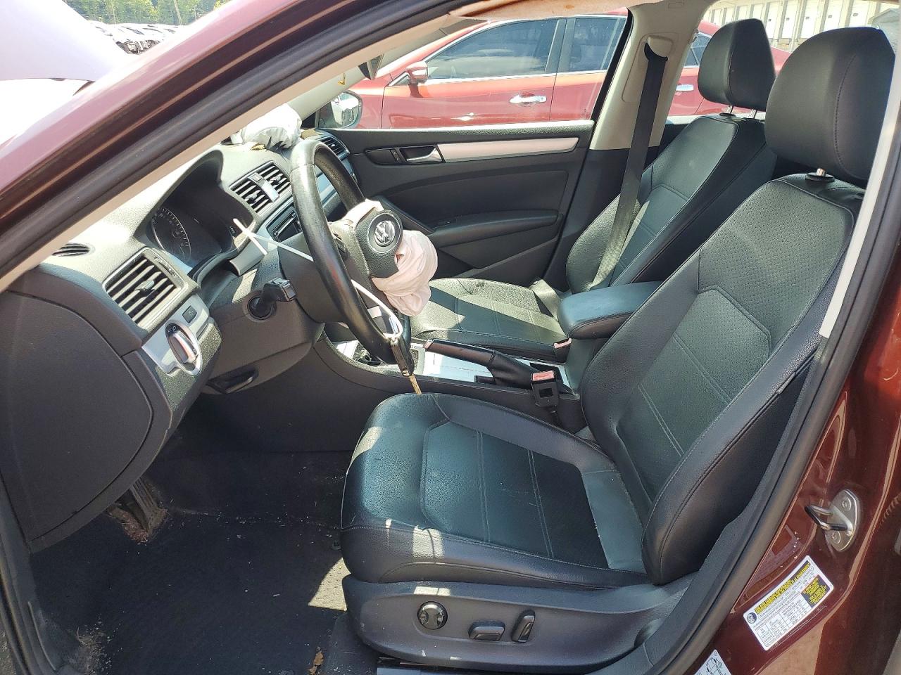 2012 Volkswagen Passat Бордовый vin: 1VWBH7A37CC021141