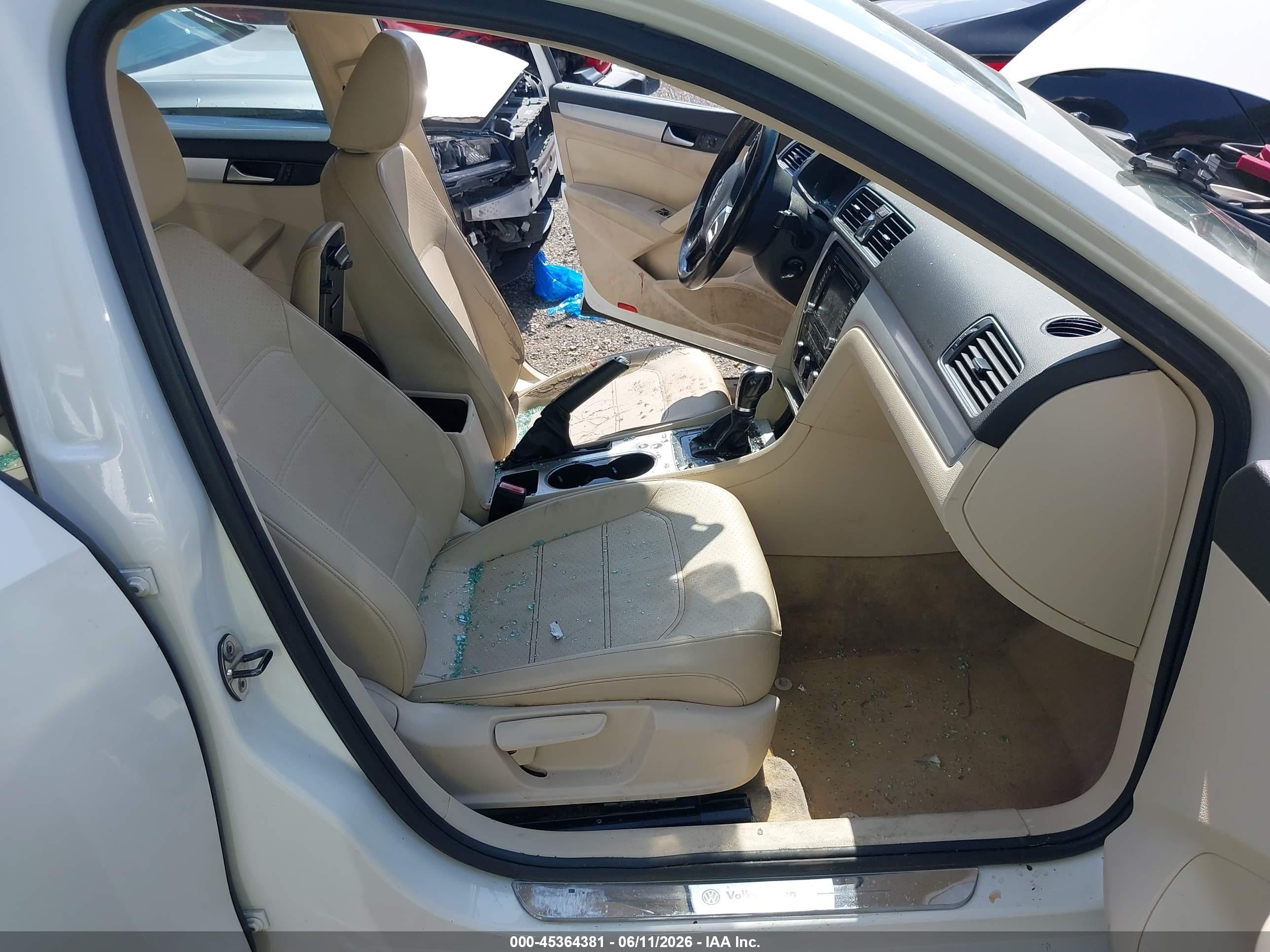 2013 Volkswagen Passat 2.5l Se White vin: 1VWBH7A37DC054867