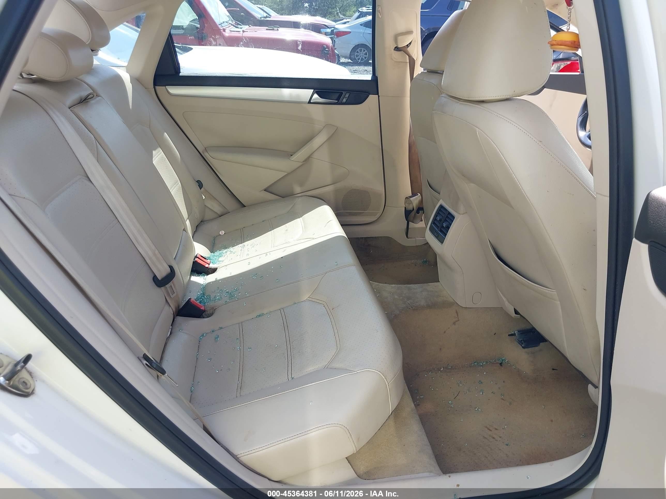 2013 Volkswagen Passat 2.5l Se White vin: 1VWBH7A37DC054867