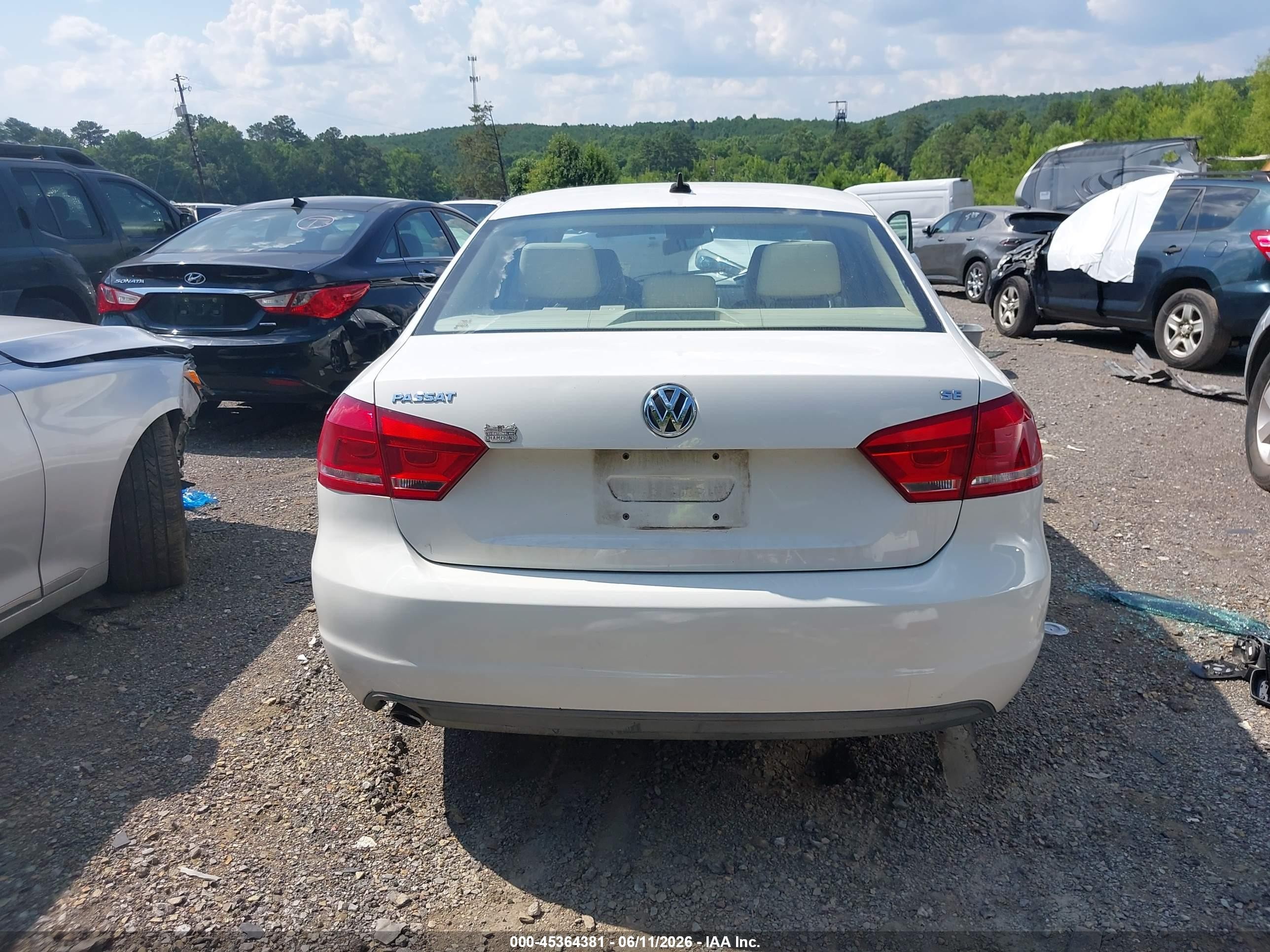 2013 Volkswagen Passat 2.5l Se White vin: 1VWBH7A37DC054867