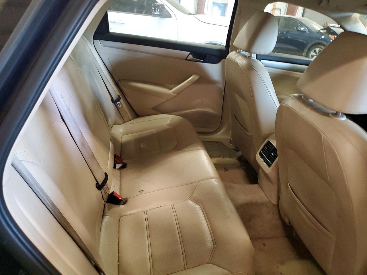 2013 Volkswagen Passat Se Blue vin: 1VWBH7A37DC077582