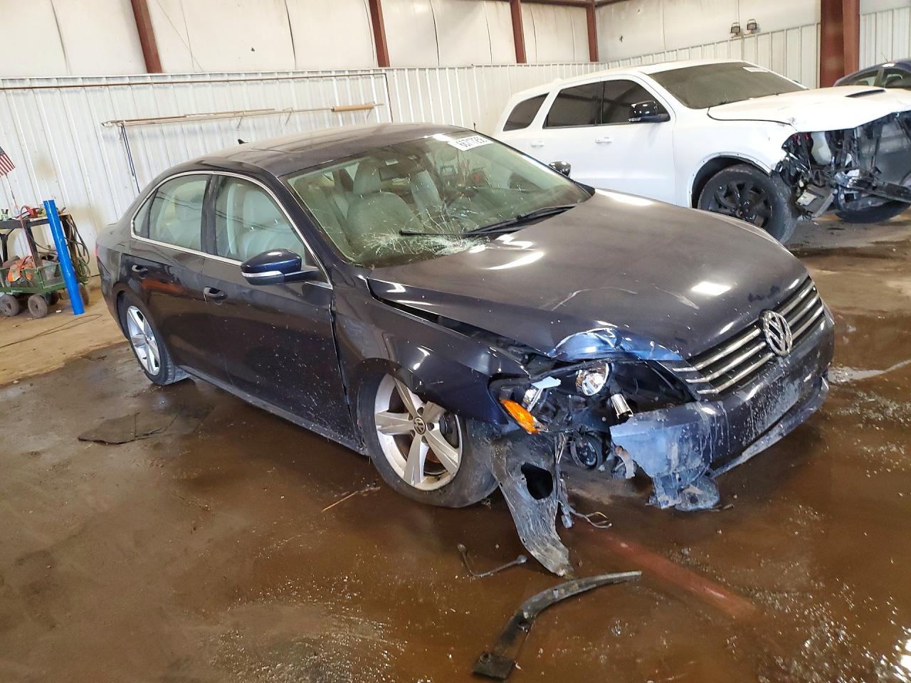 2013 Volkswagen Passat Se Blue vin: 1VWBH7A37DC077582