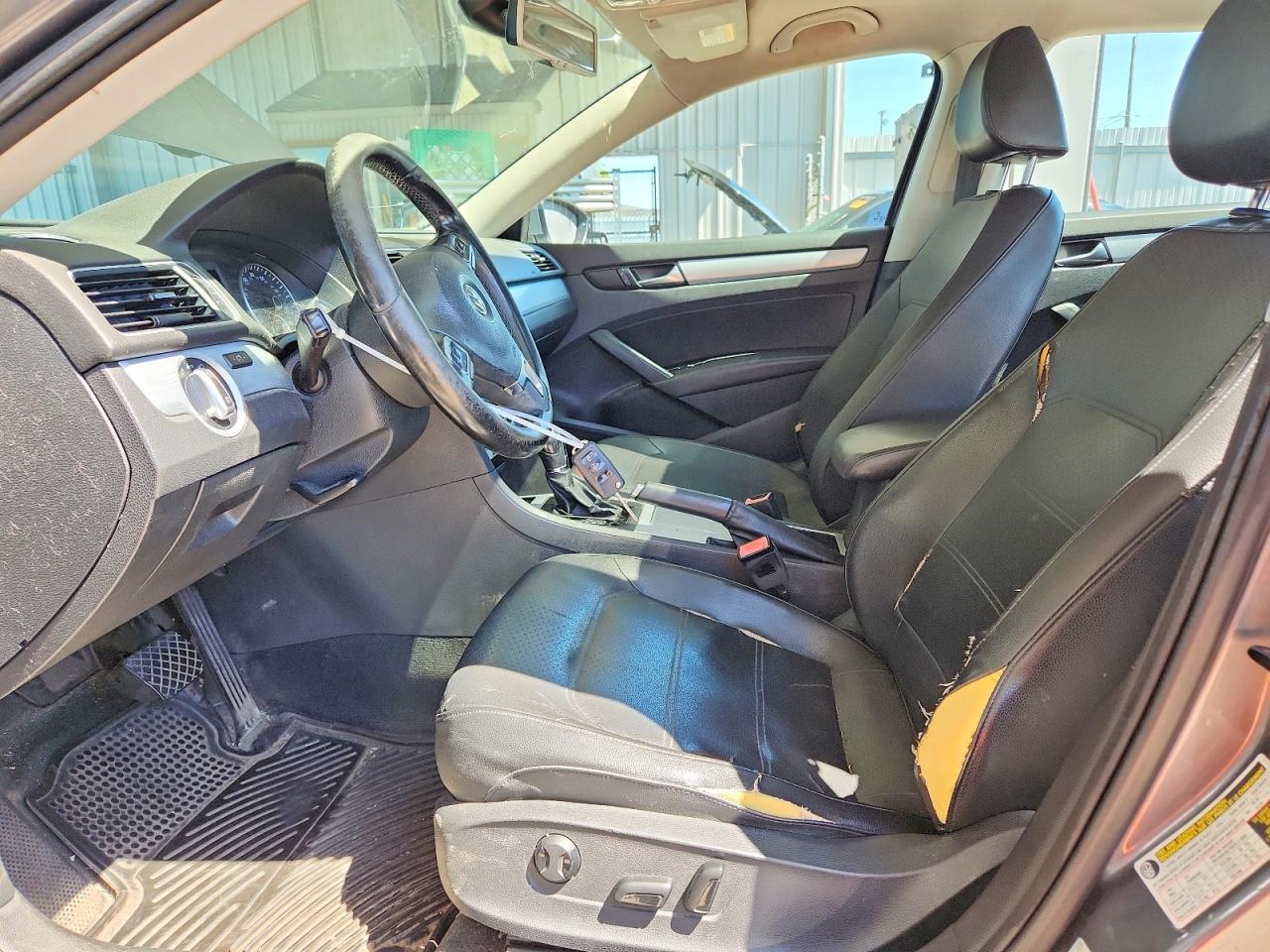 2012 Volkswagen Passat Se Gray vin: 1VWBH7A38CC021813