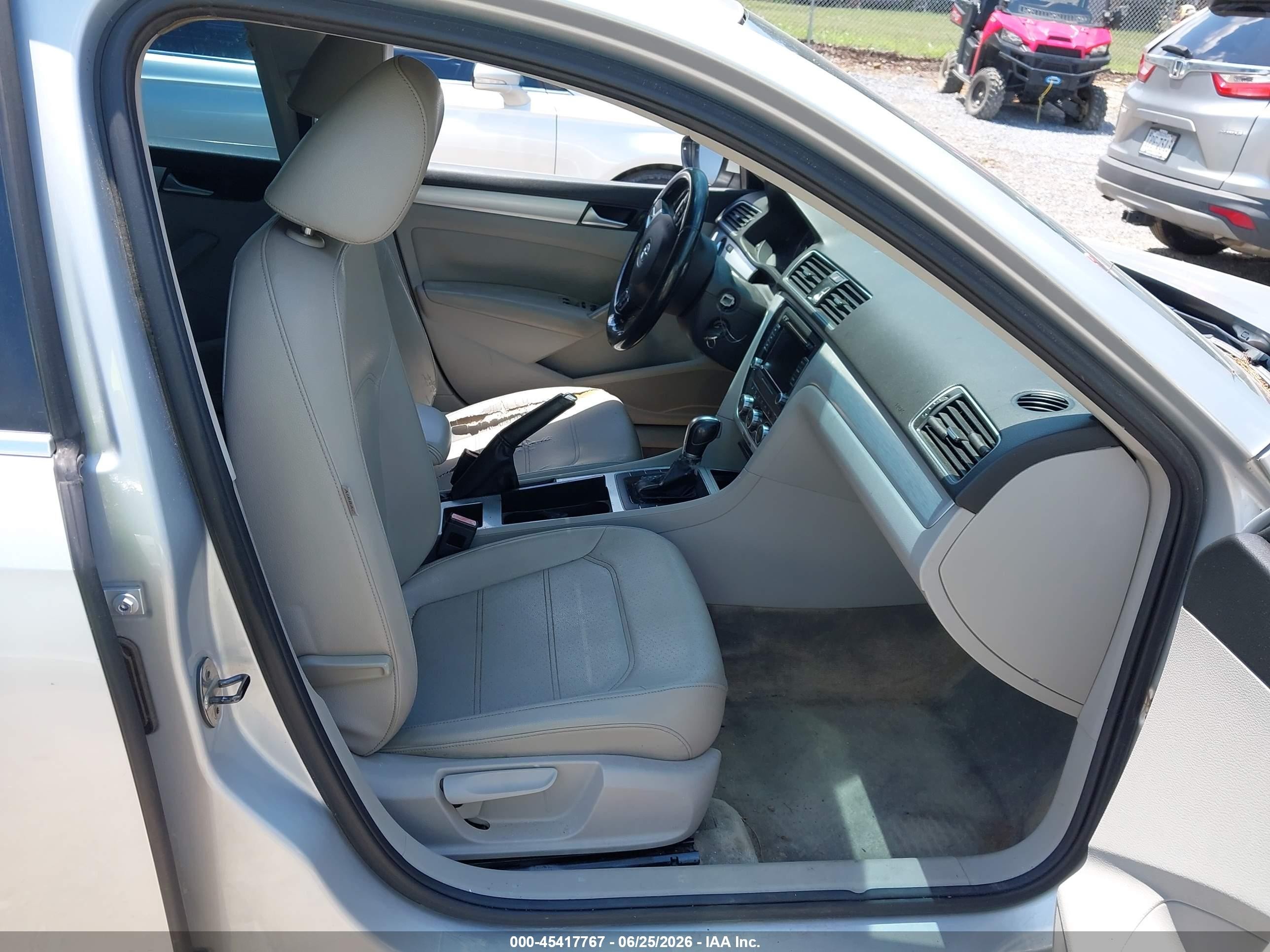 2012 Volkswagen Passat 2.5l Se Silver vin: 1VWBH7A38CC060675